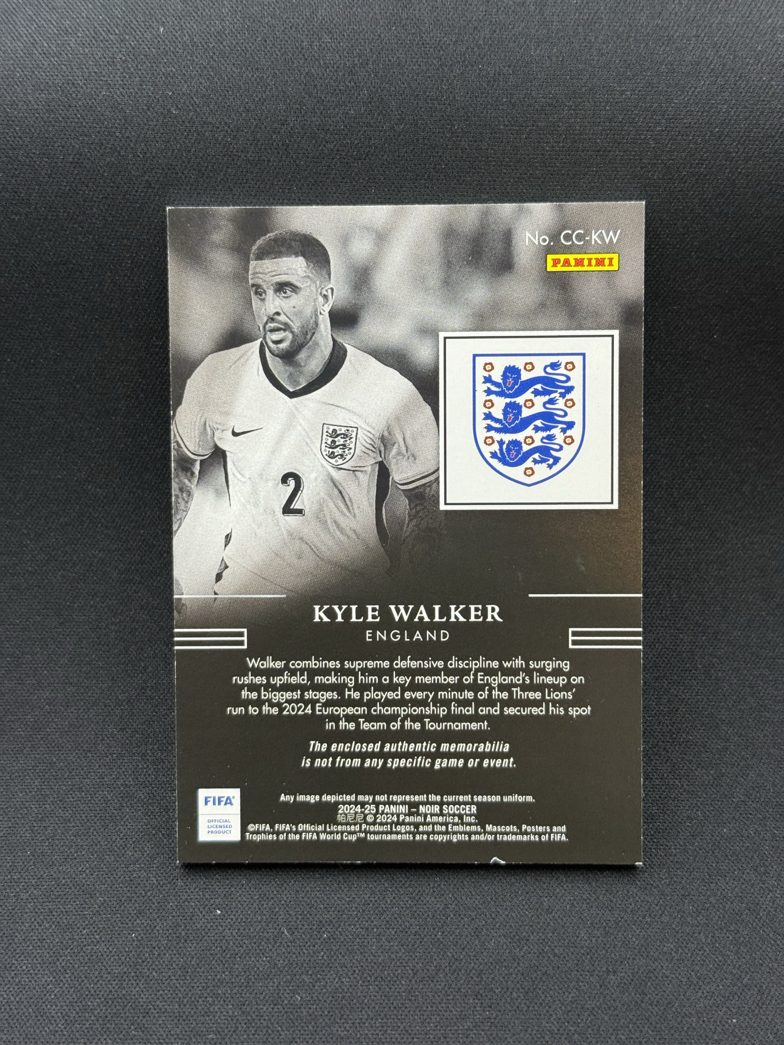 2024-25 Panini Noir Kyle Walker 【小贝代拍】诺尔 英格兰 凯尔 沃克 双窗 球衣 物料切割 53/65编 银平行 瑕疵如图 拍前看描述 老李