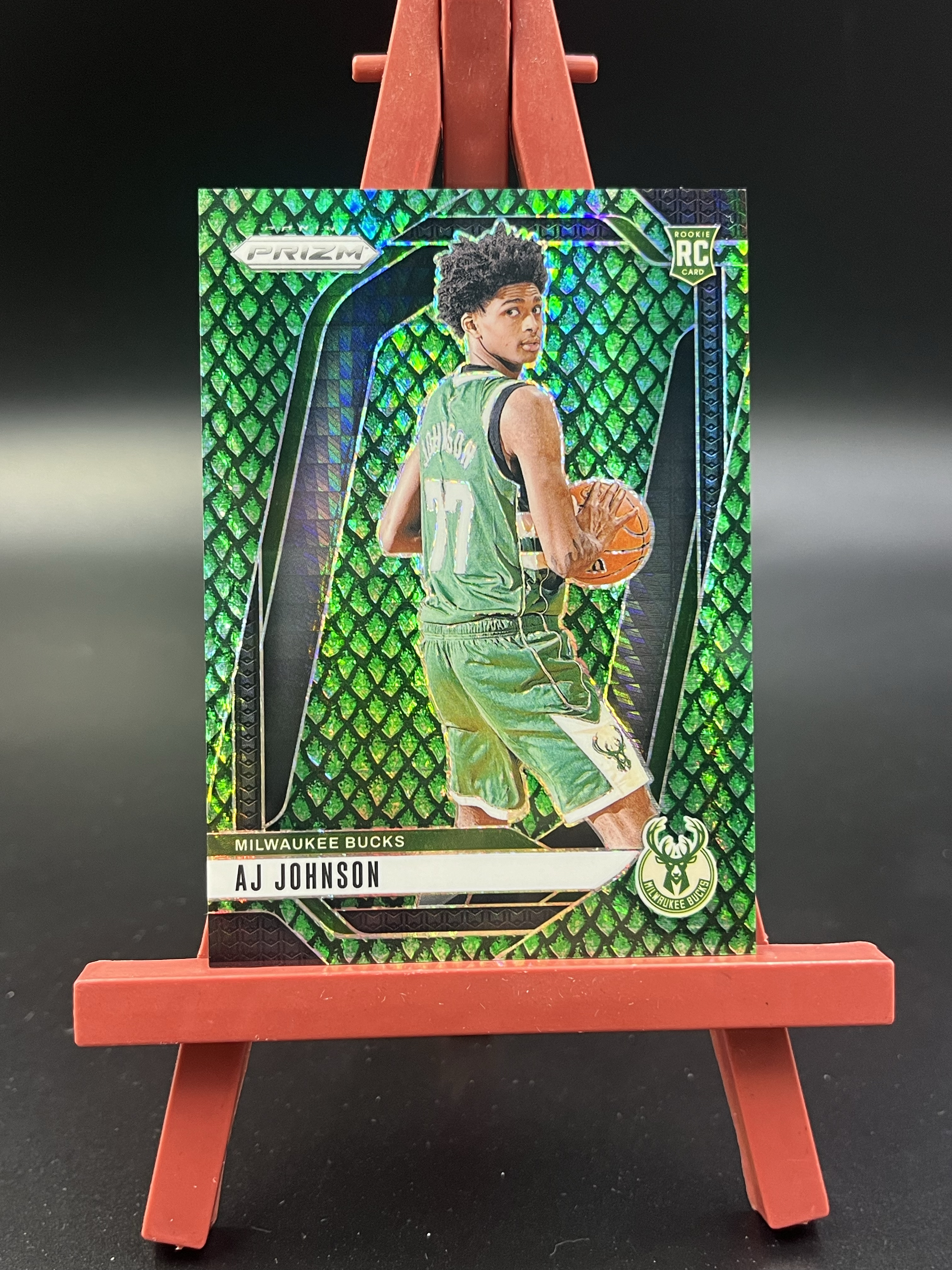 2024-25 Panini Prizm AJ Johnson 新秀 RC AJ 约翰逊 雄鹿 PZ 24/48编 绿龙鳞折 折射 915WZ 卡品如图【优质球星折射专场】