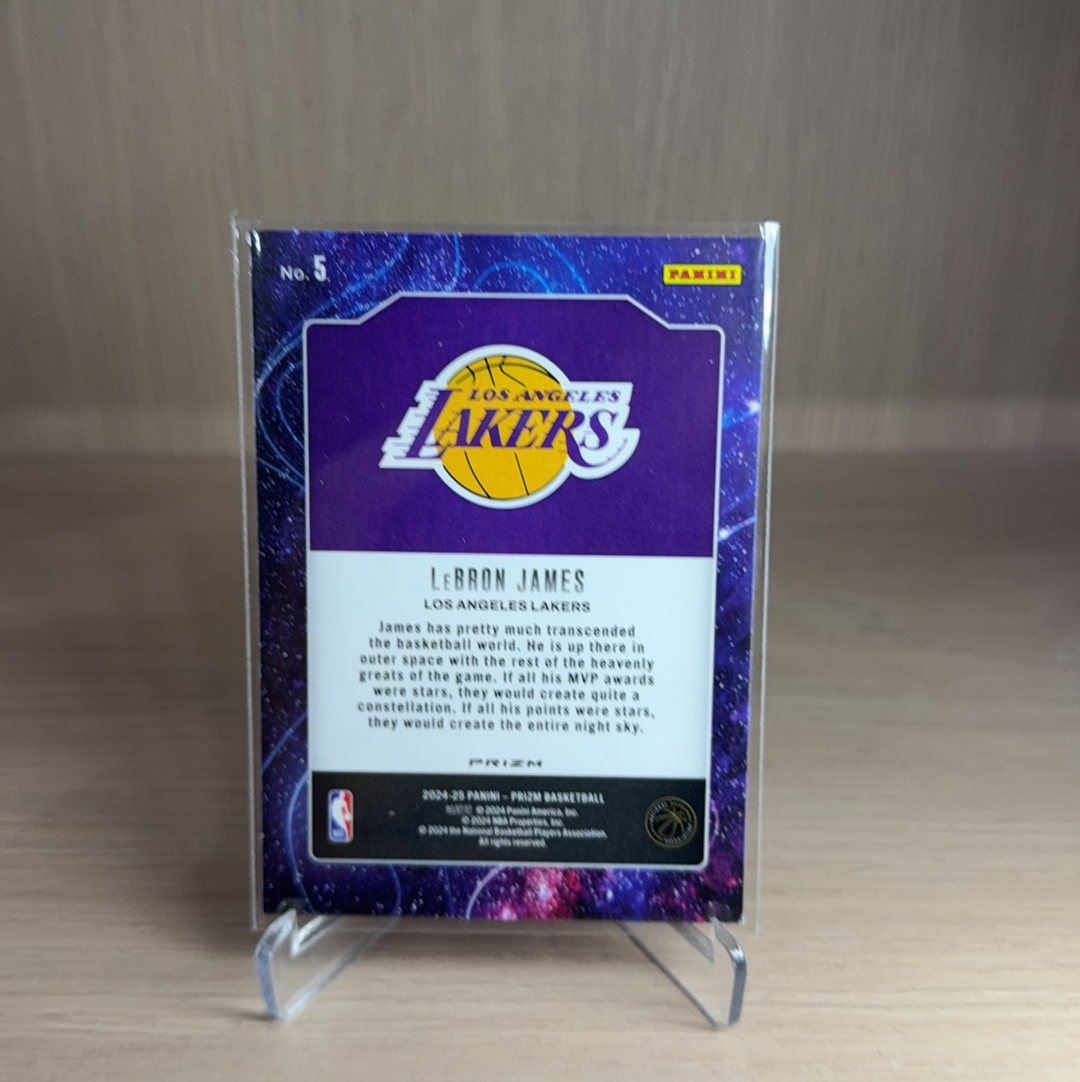 2024-25 Panini Prizm LeBron James 【免费拍卖】PZ DEEP SPACE 深空特卡 银折 折射 勒布朗 詹姆斯 卡品如图 值得收藏!!