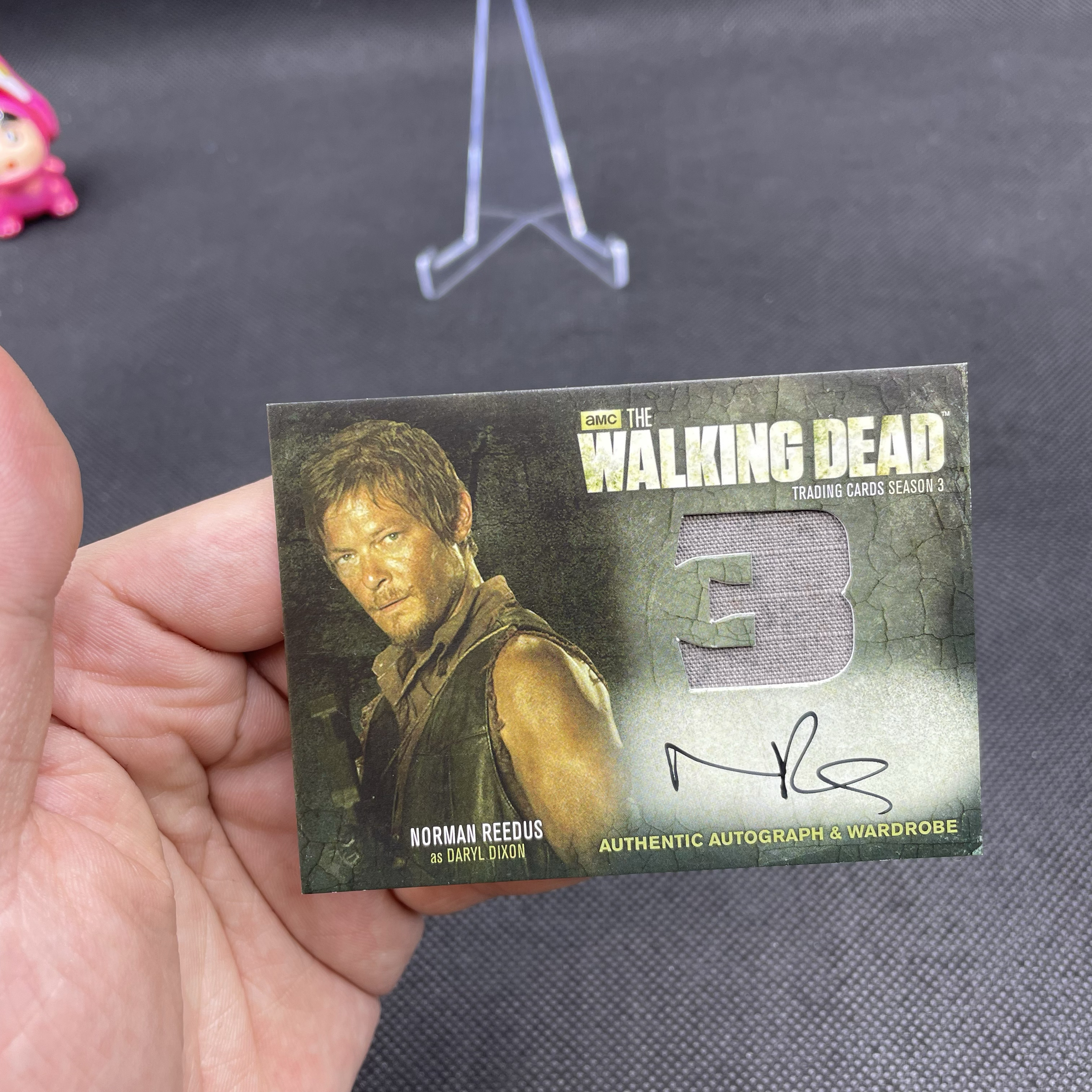 2014 Cryptozoic The Walking Dead 行尸走肉 Norman Reedus 诺曼·瑞杜斯 饰演 Daryl Dixon 达里尔·迪克森 弩哥 签字 卡签 戏服切割 吃我一掌