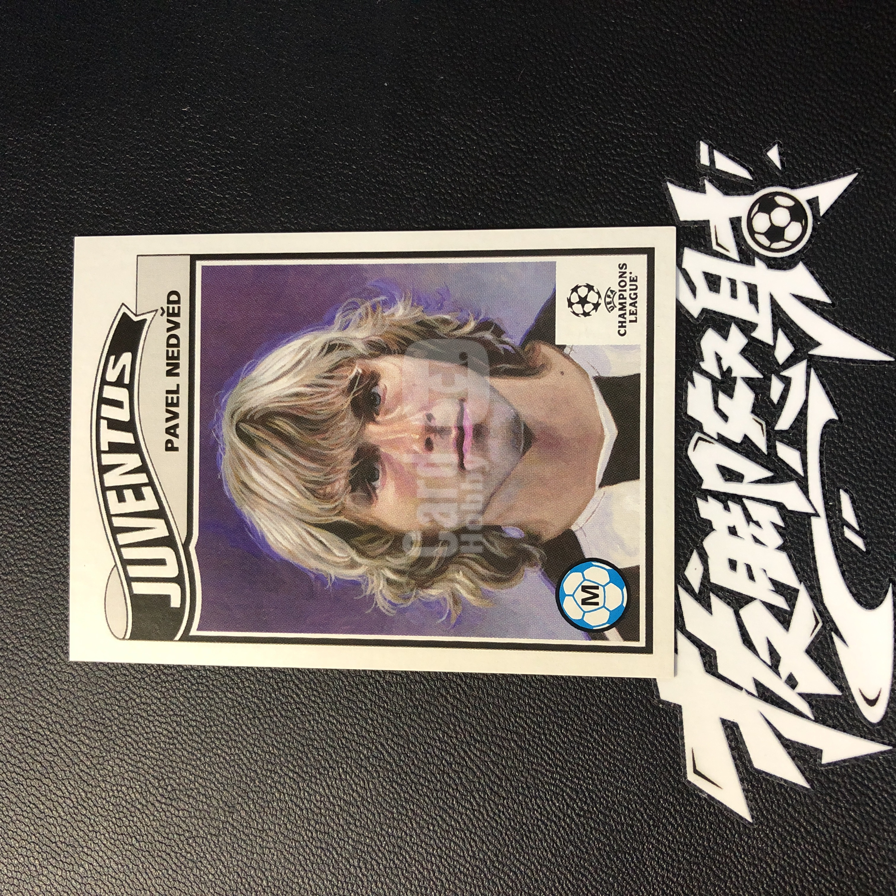 【拔脚代卖】2025 Topps UEFA 欧战 帕维尔 内德维德 Pavel Nedved 尤文图斯 尤文 布拉格斯巴达 复古肖像 特卡 捷克国家队收藏必备 瑕疵如图｜拔脚沙漠BH18
