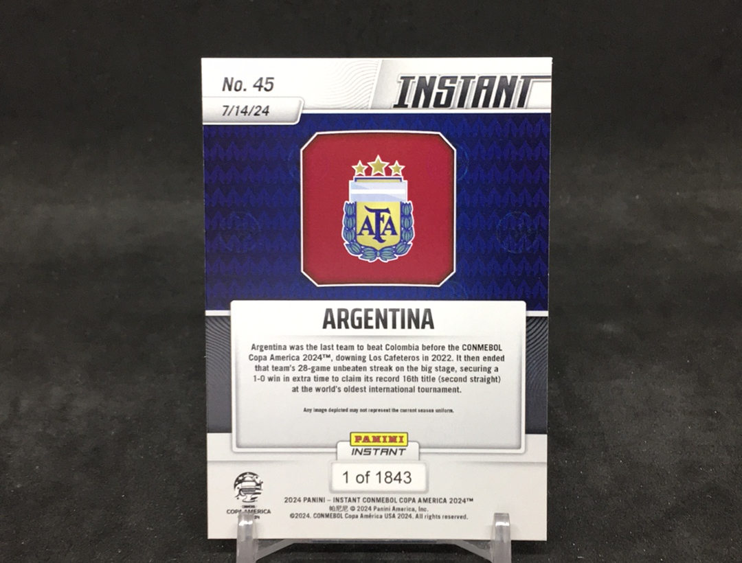 【DC拍卖】11.28 PANINI INSTANT 美洲杯 1843编夺冠捧杯纪念卡 国际足坛传奇巨星 莱昂内尔 梅西领军 阿根廷队 队密必备(微瑕)
