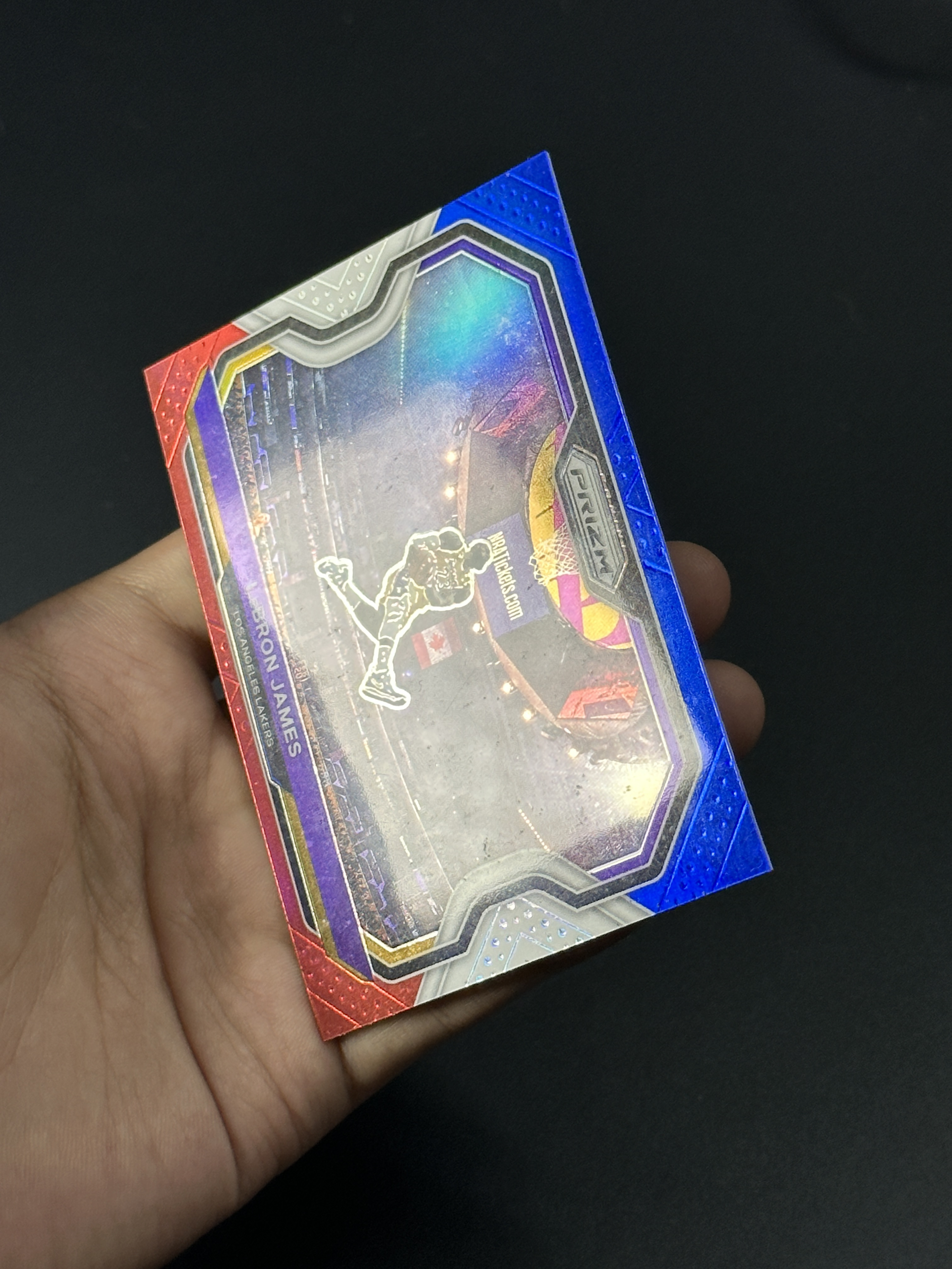 2020-21 Panini Prizm LeBron James 勒布朗詹姆斯 湖人 Pz 三色折 剪刀脚 致敬科比经典选图 折射 微瑕如图