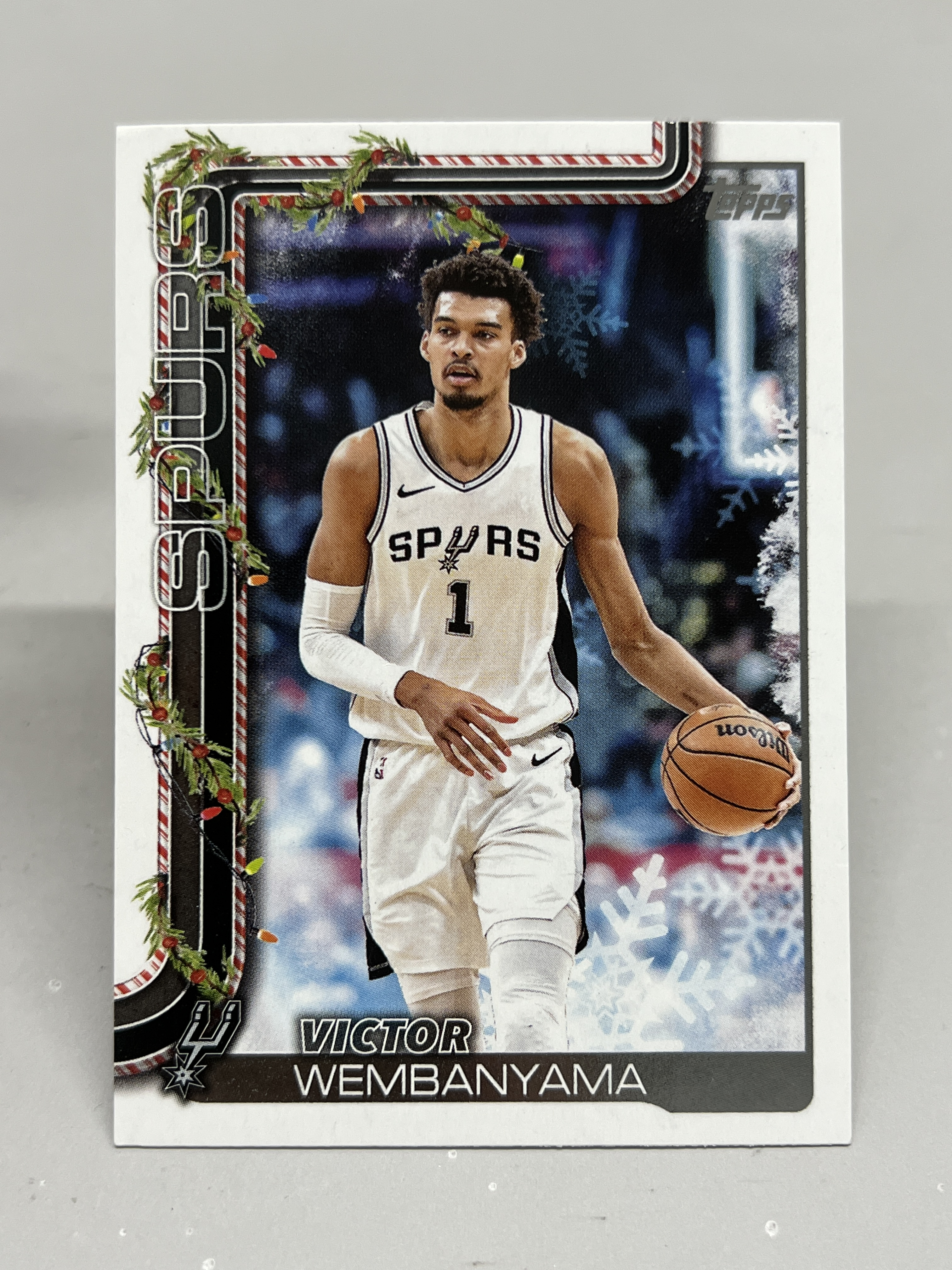 2025-26 Topps Holiday Victor Wembanyama【挂机拍卖】文班亚马 外星人 马刺 假日 圣诞节 #156 卡品如图 收藏 凑套