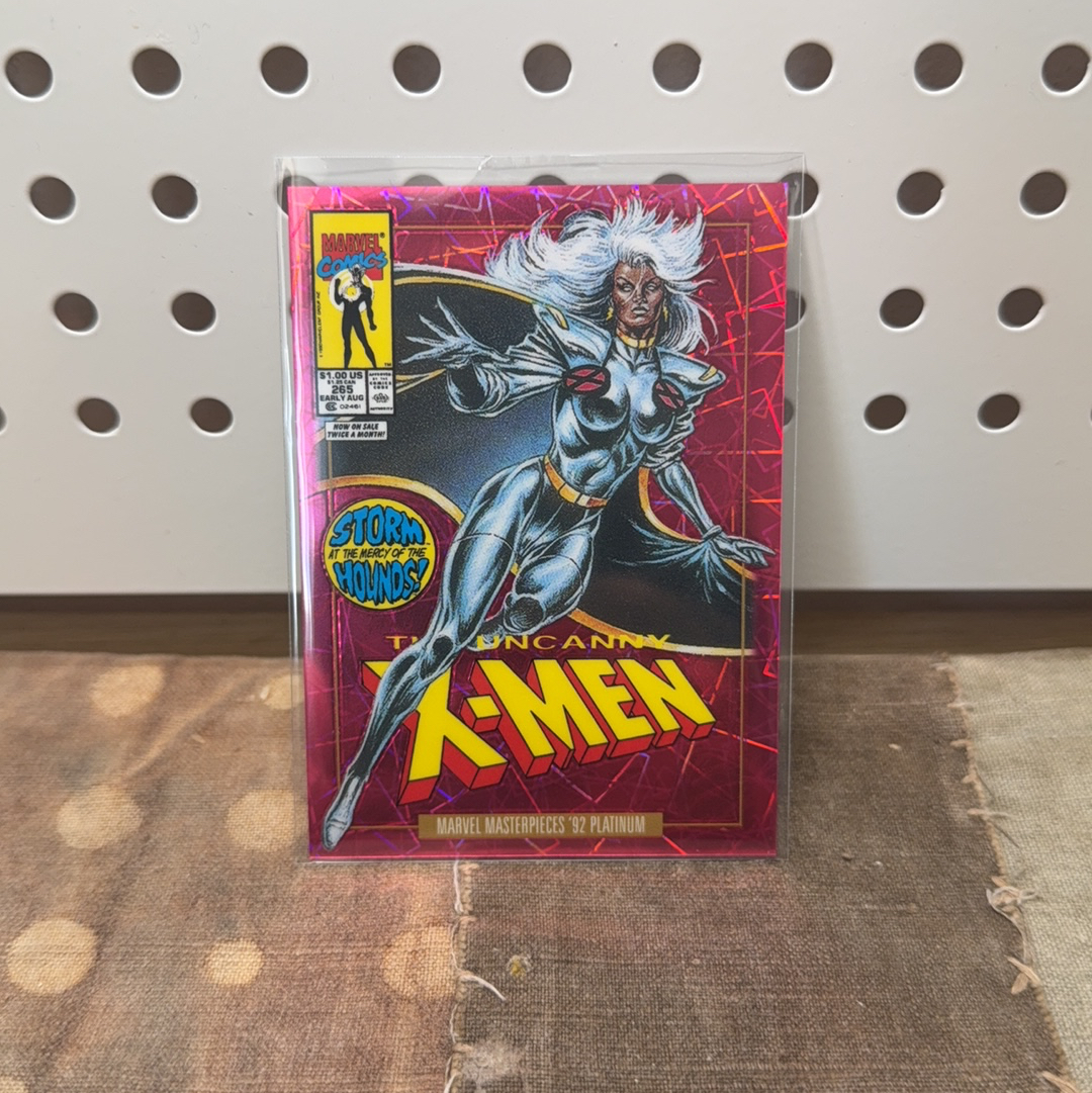 2024 SkyBox Marvel (MCU) 漫威 masterpieces 92 Platinum 92 白金 大师复刻 变体 粉镭射 357/692 风暴女 Storm