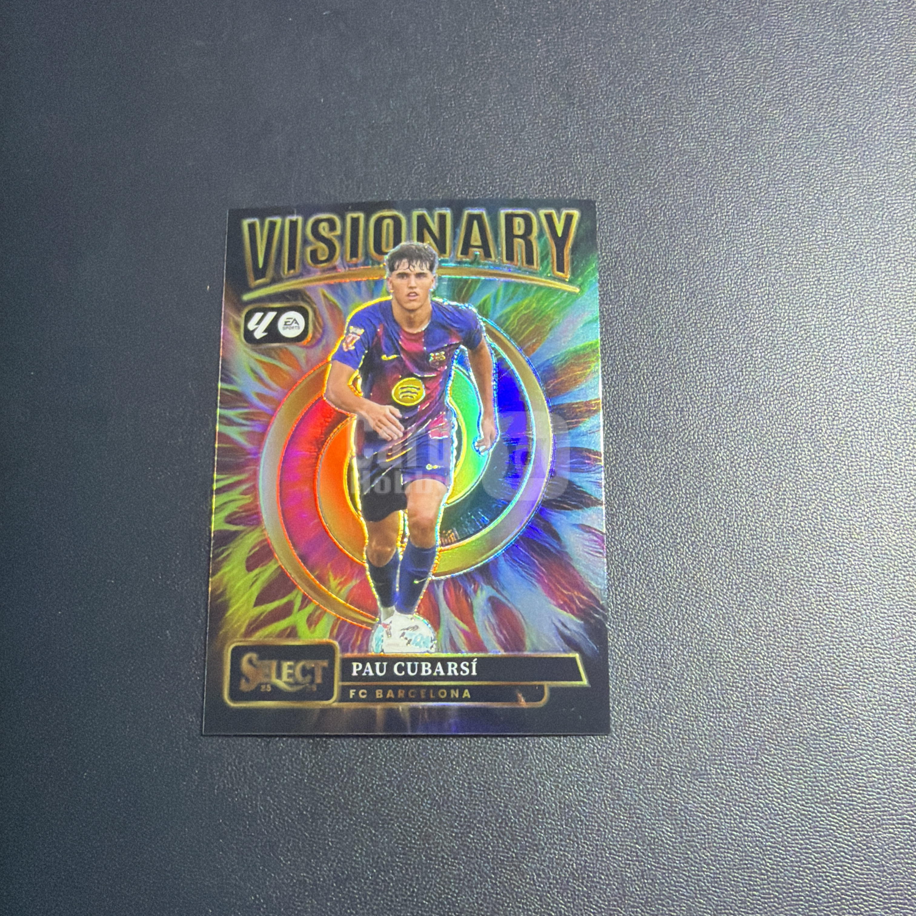 【小牛代拍】2025-26 Panini Select Pau Cubarsí 帕乌·库巴西 Visionary远见者箱货特卡 巴萨 银折 卡品如图(臧总)