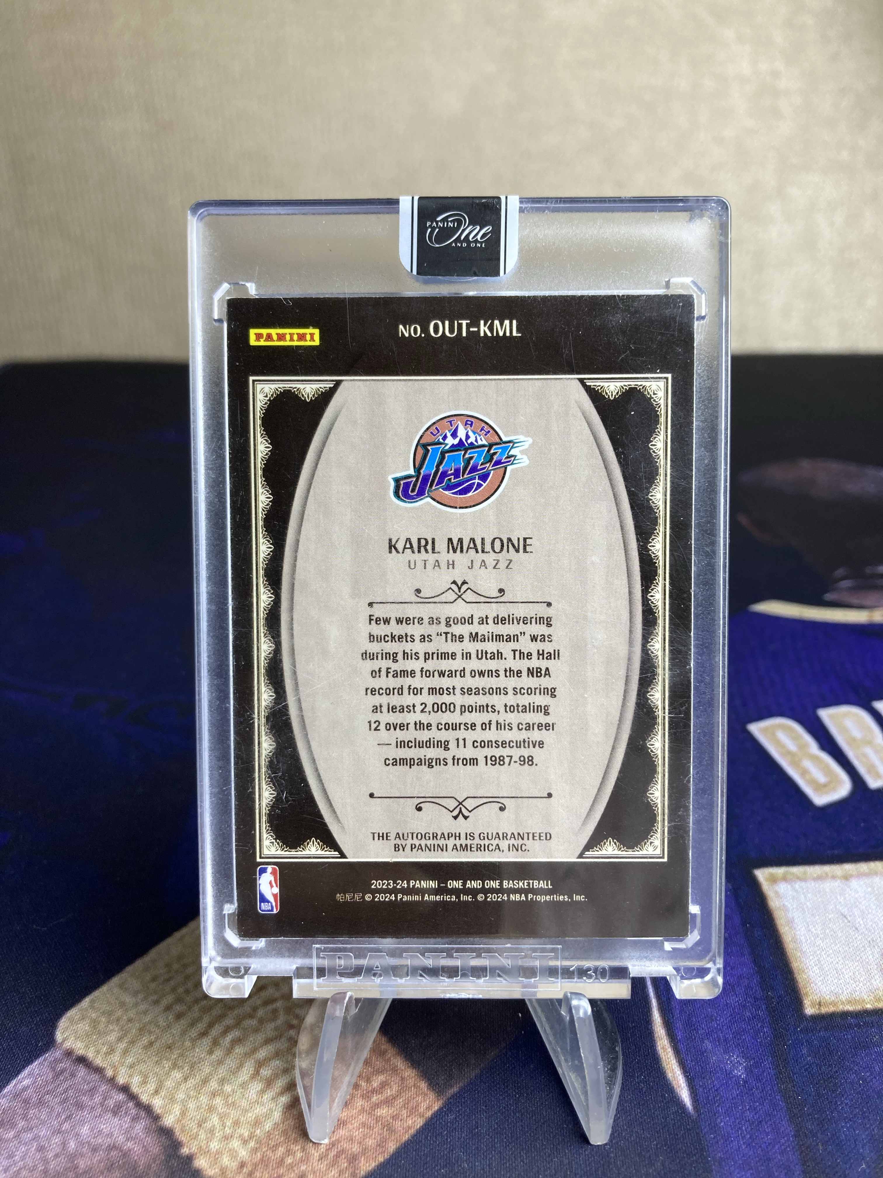 2023-24 Panini One and One Karl Malone 【星卡优转】One系列 爵士 邮差 卡尔马龙 34/49编 签字 卡签 once upon a time签 原封砖 杀菌
