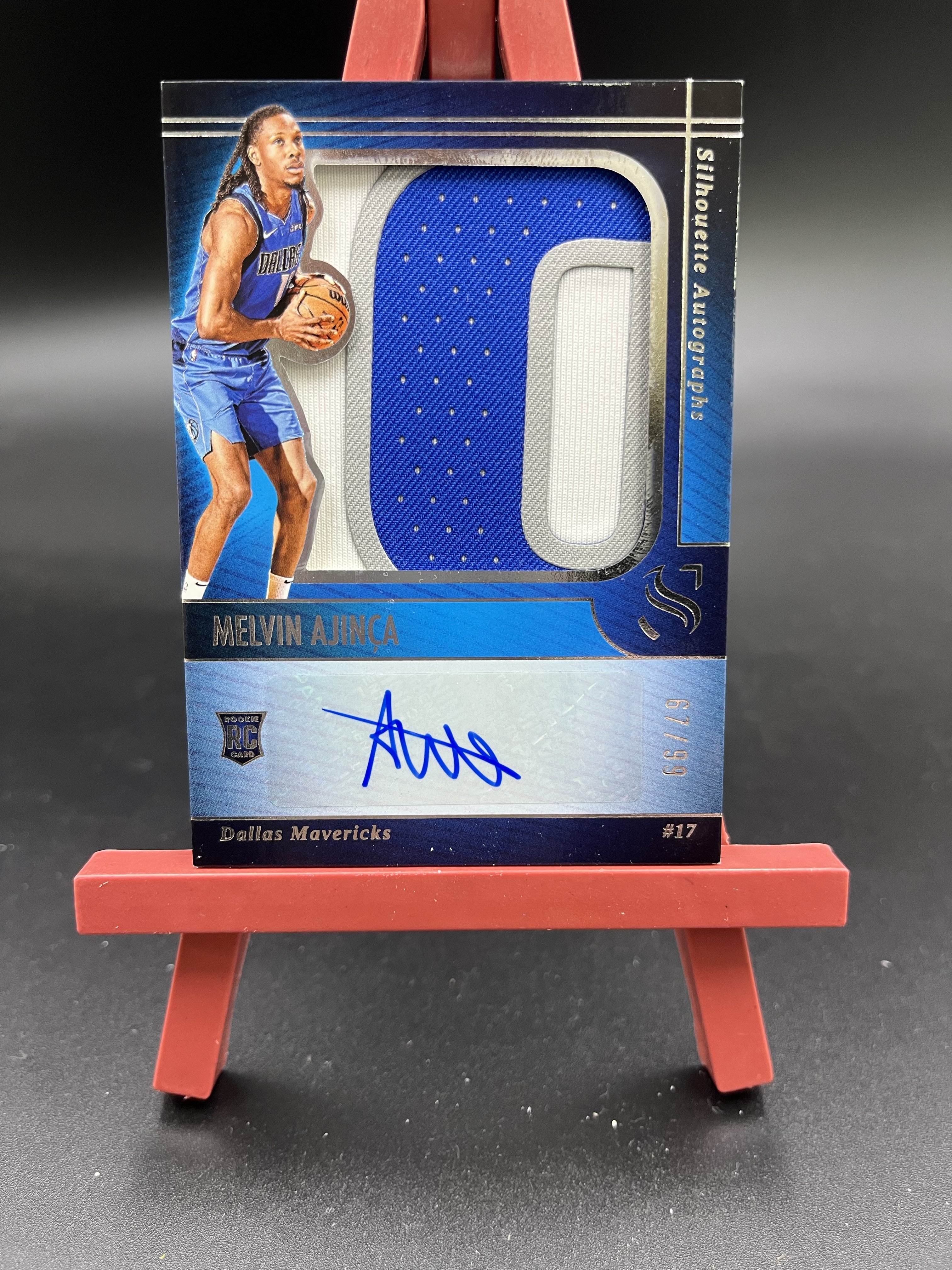 2024-25 Silhouette Melvin Ajinca RC 剪影 新秀 独行侠 梅尔文 阿金萨 67/99编 大窗三色暴力球衣物料切割 签字 RPA 卡品如图【优质签字专场】04WZ