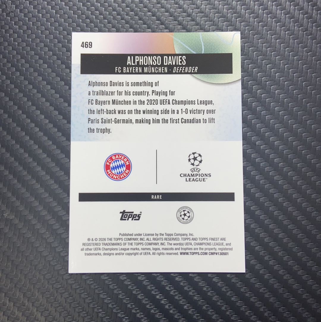 【小牛代拍】25-26 Topps Finest 欧冠 拜仁慕尼黑队 Alphonso Davies 阿方索·戴维斯 Rare三阶 蓝棋盘折 3/49编 卡品如图(挺好)