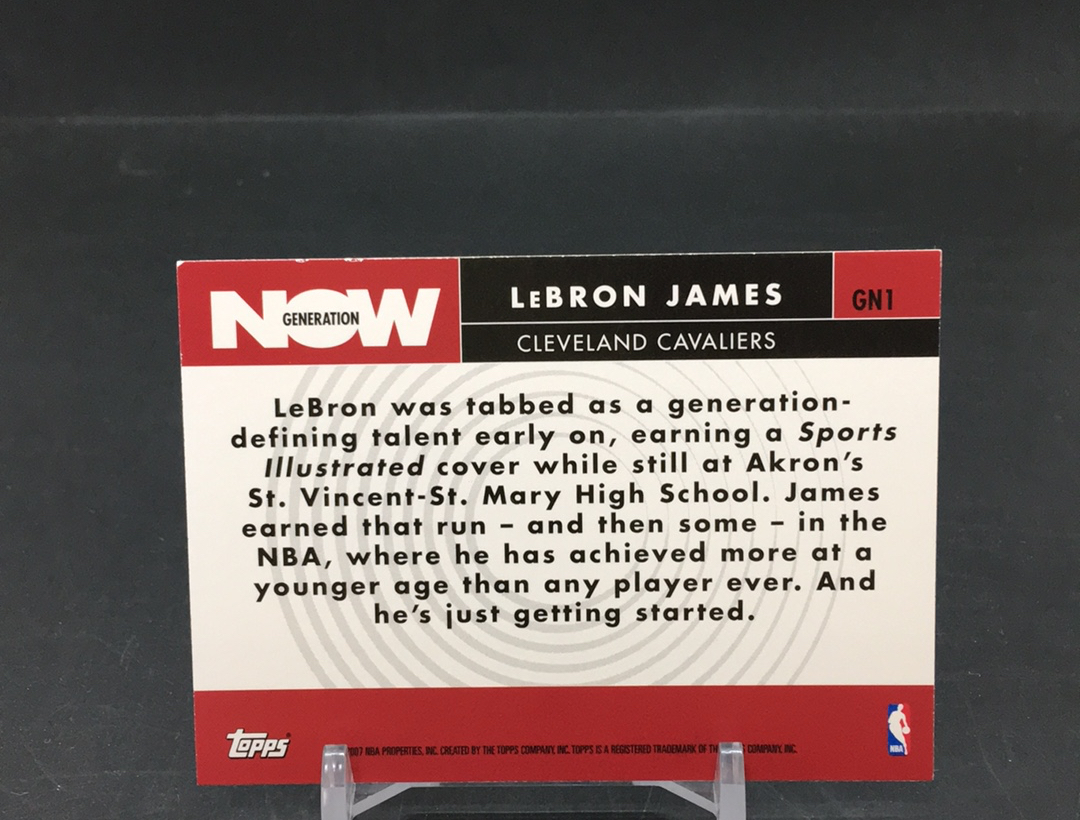 【DC拍卖】11.21 TOPPS 大比例特卡 经典老特 实卡美如画 03白金一代领军人物 现今联盟第一人 LBJ 皇帝 勒布朗 詹姆斯(微瑕)