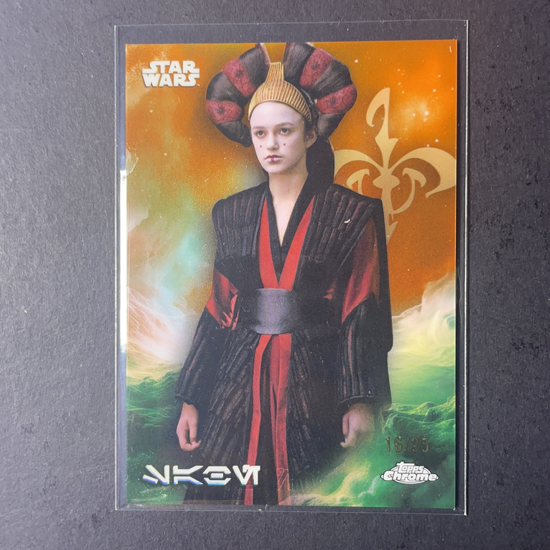 2025 Topps Star Wars 星球大战 撒贝 阿米达拉女王替身 前传幽灵的威胁 银河系通用语变化版橙折射25编 序号AV-159 2025 Topps Chrome星战TC系列