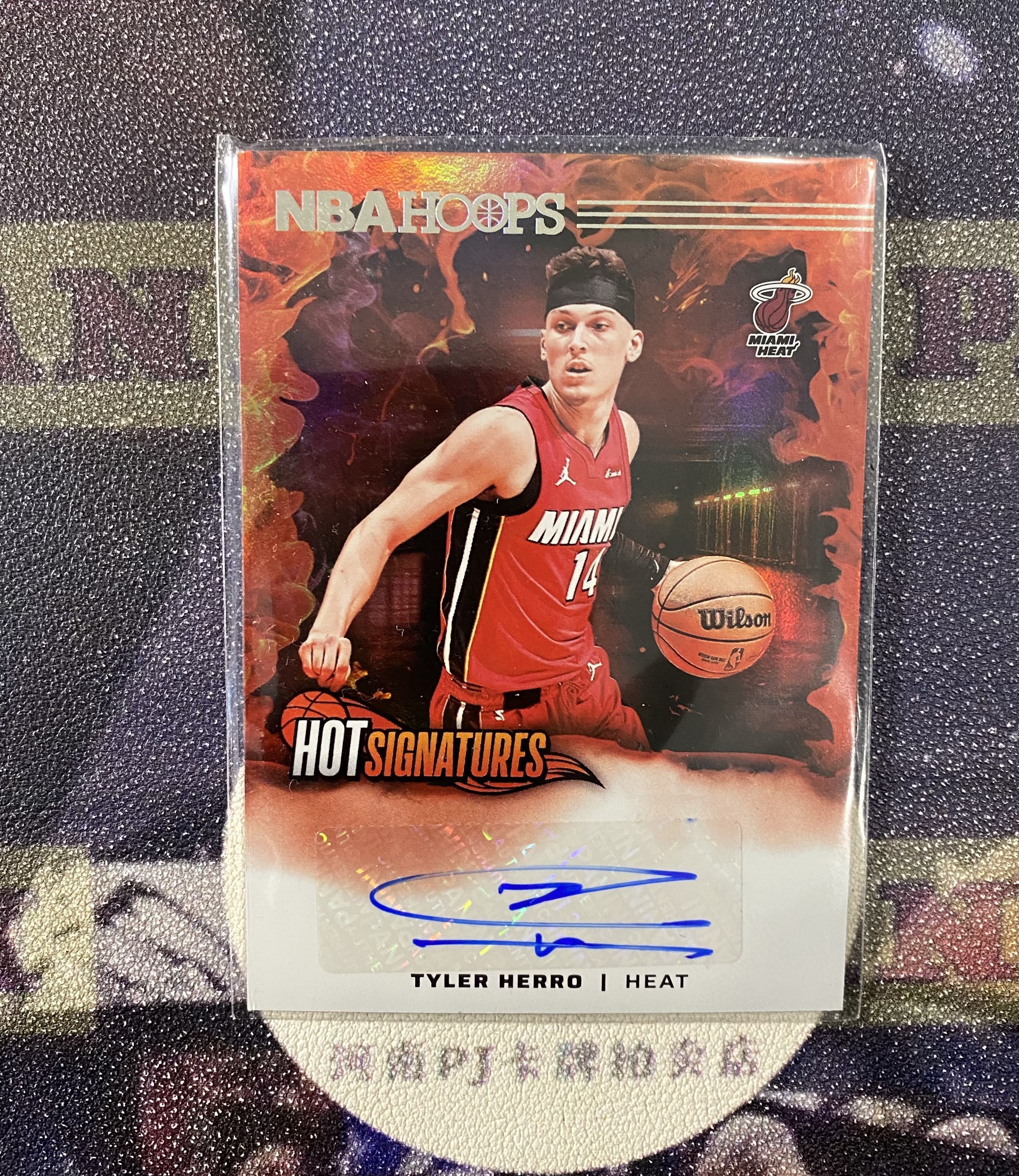 【PJ拍卖】2024-25 Panini Hoops 热火 泰勒 希罗 Hot 火焰 折射 签字 Tyler Herro