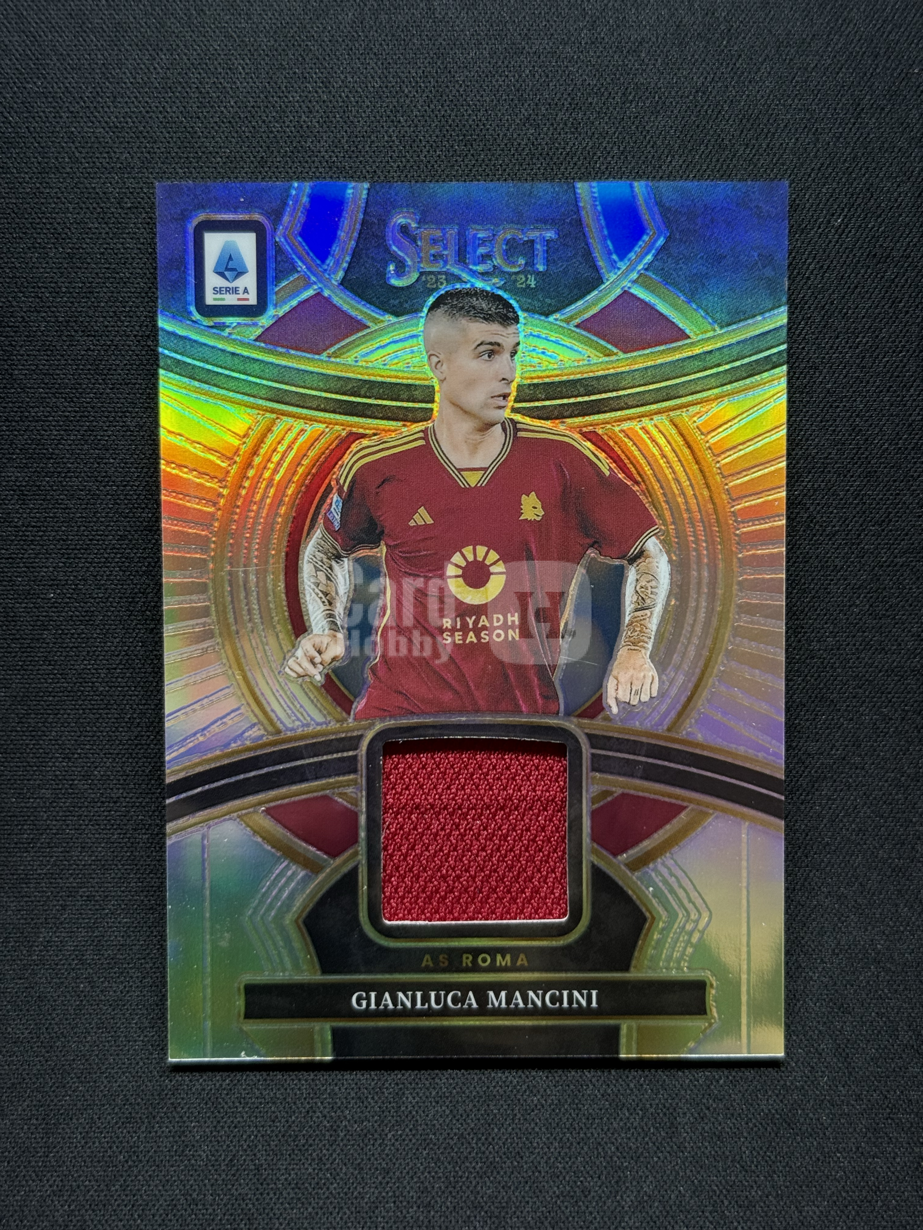 2023-24 Panini Select Gianluca Mancini 【小贝代拍】意甲 Select 罗马 曼西尼 曼奇尼 小窗 球衣物料 切割 银折 瑕疵如图 拍前看描述 H EW