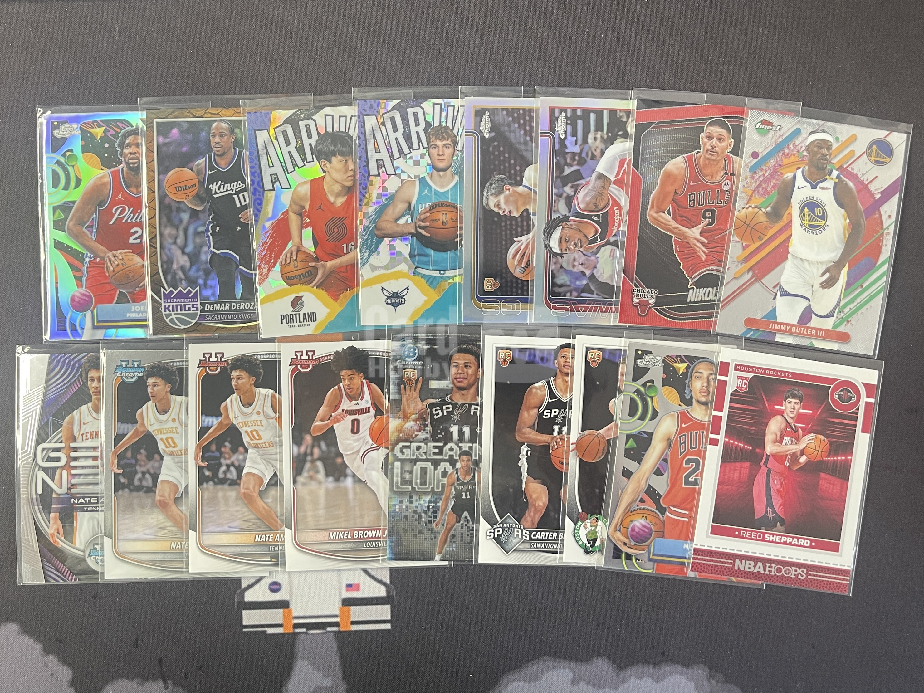 2025-26 Topps Finest 杨瀚森 RC Bowman 宇宙 等多系列 新秀 麦克尼利 布莱恩特 图希 谢泼德 阿门特 恩比德 德罗赞等 银折格子折龙鳞折 特卡 16张打包 不保卡品