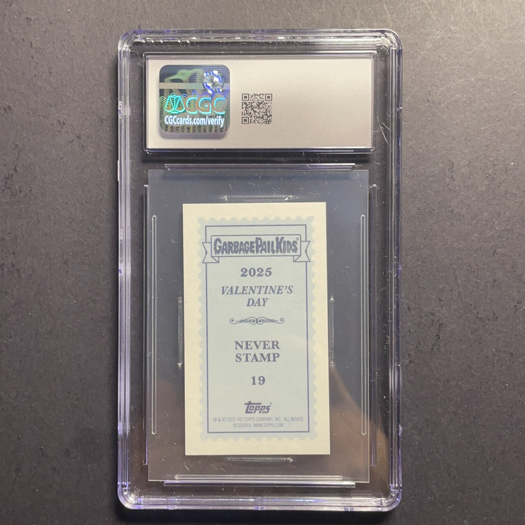 2024 Topps Garbage Pail Kids GPK 外星人艾伦#19 情人节邮票Mini烟卡 比例插放 CGC9分 2025 Topps垃圾桶小子情人节限定系列