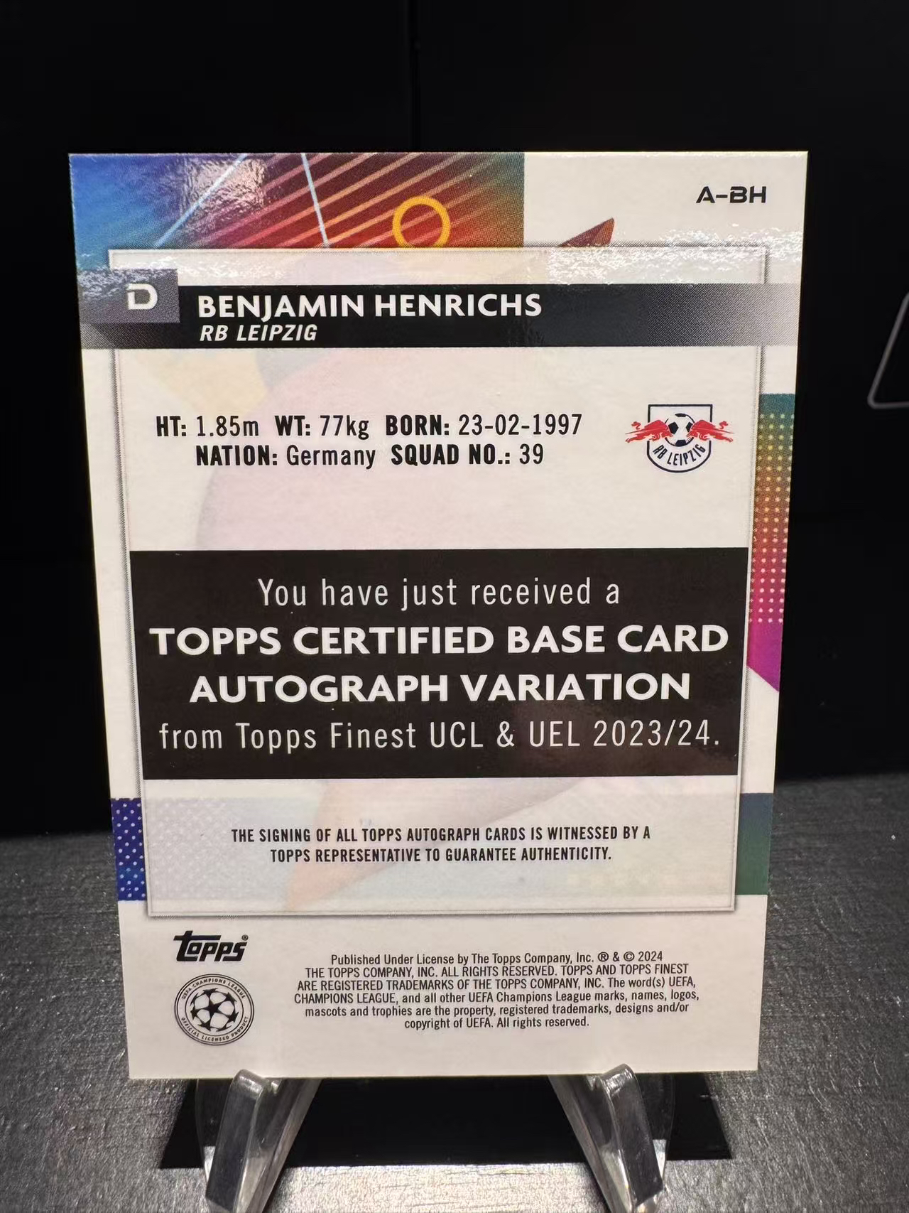 龖2023-24 Topps Finest Benjamin Henrichs 本亚明·亨里希斯 莱比锡红牛 欧冠 签字 卡品如图 MJ002L