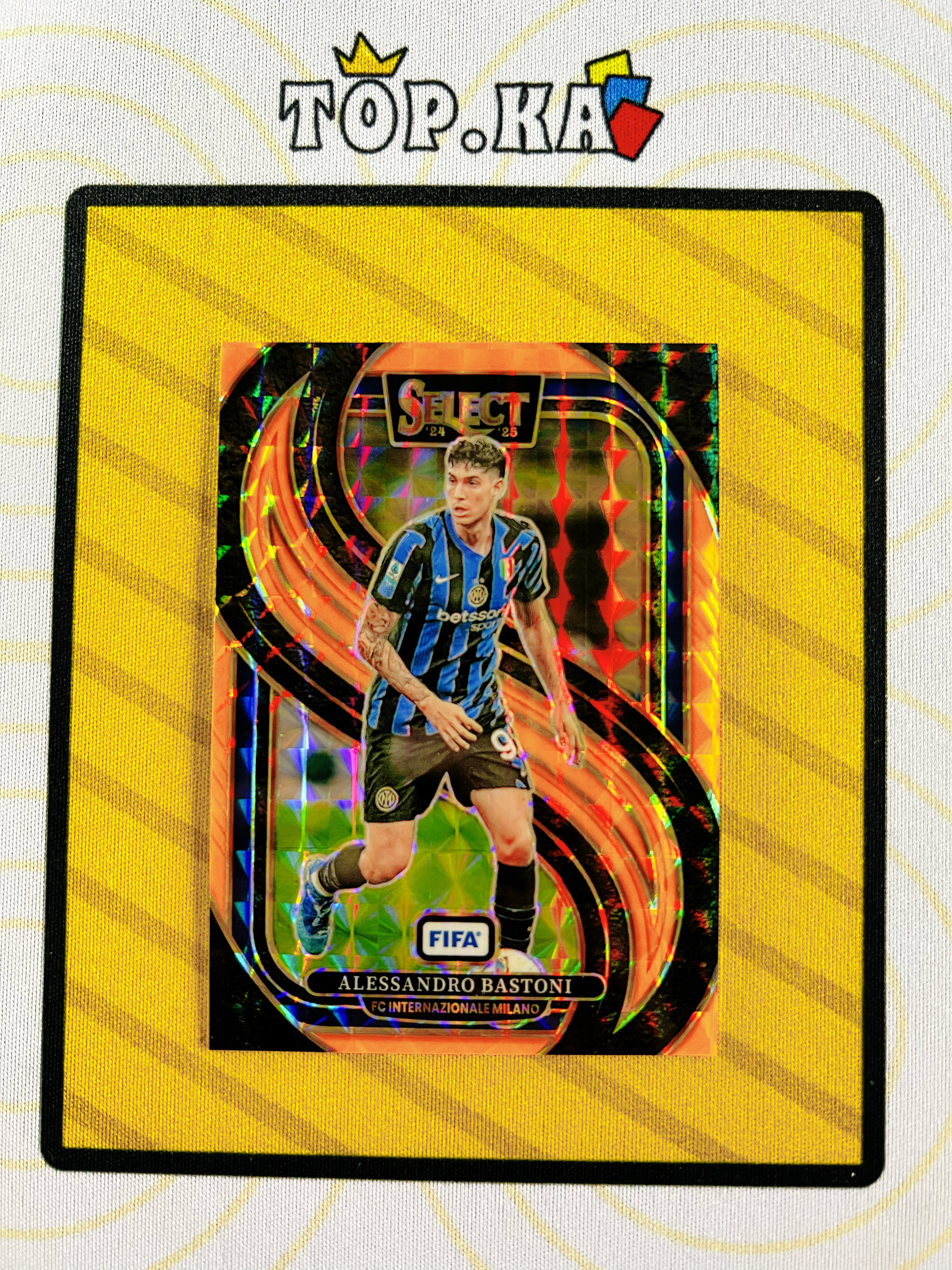 【顶尖卡社】2024-25 Panini Select Alessandro Bastoni FIFA 巴斯托尼 意大利 二级 46/125编 荧光橙 详情看描述 卡品如图【LIUN】