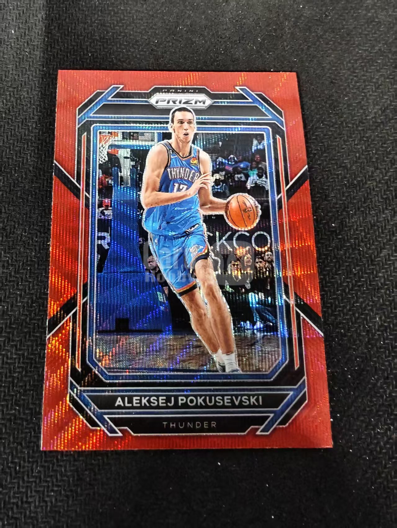 2022-23 Panini Prizm Aleksej Pokusevski 阿列克谢 波库舍夫斯基 雷霆 红波纹 PZ 划痕 边角瑕疵 #52