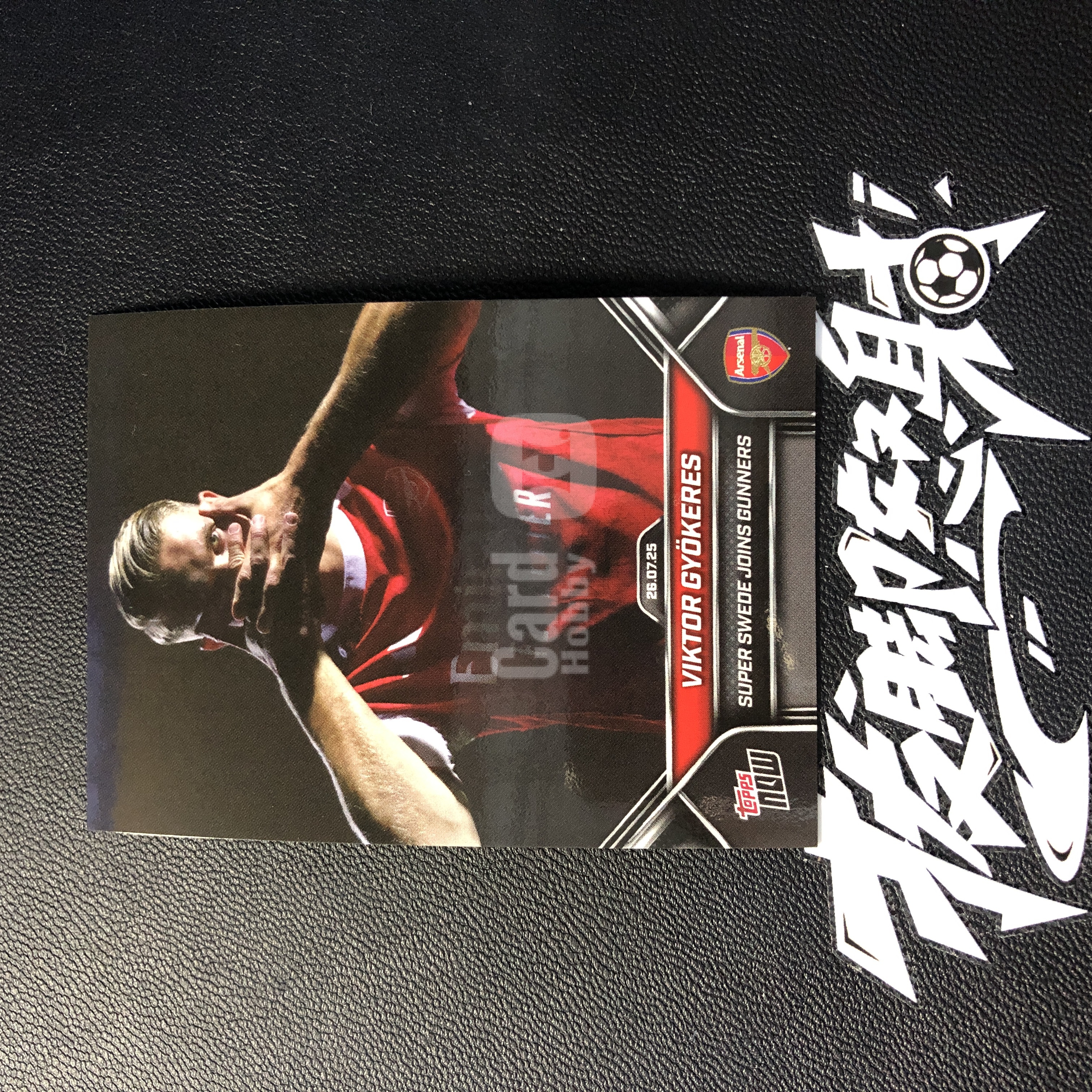 【拔脚代卖】2025 Topps Now 维克托 哲凯赖什 Viktor Gyokeres 阿森纳 枪手 葡萄牙体育 考文垂 转会阿森纳 纪念卡 瑞典收藏必备 瑕疵如图｜拔脚沙漠BH10