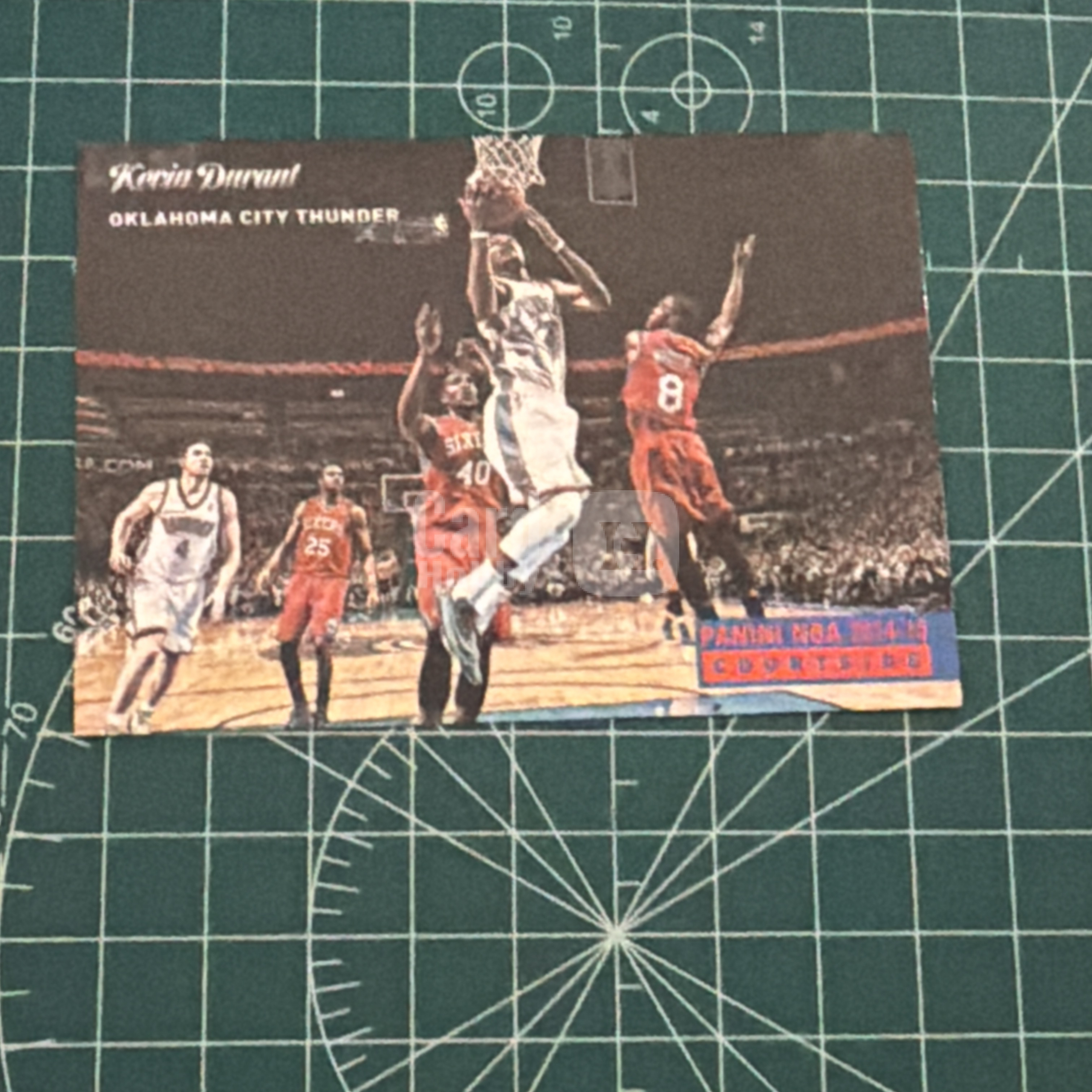 2014-15 Panini S.p.A Kevin Durant 中雅图/中亚图 凯文杜兰特 KD横版特卡 场边 小聚光灯 老卡 绝版卡 稀有大比例