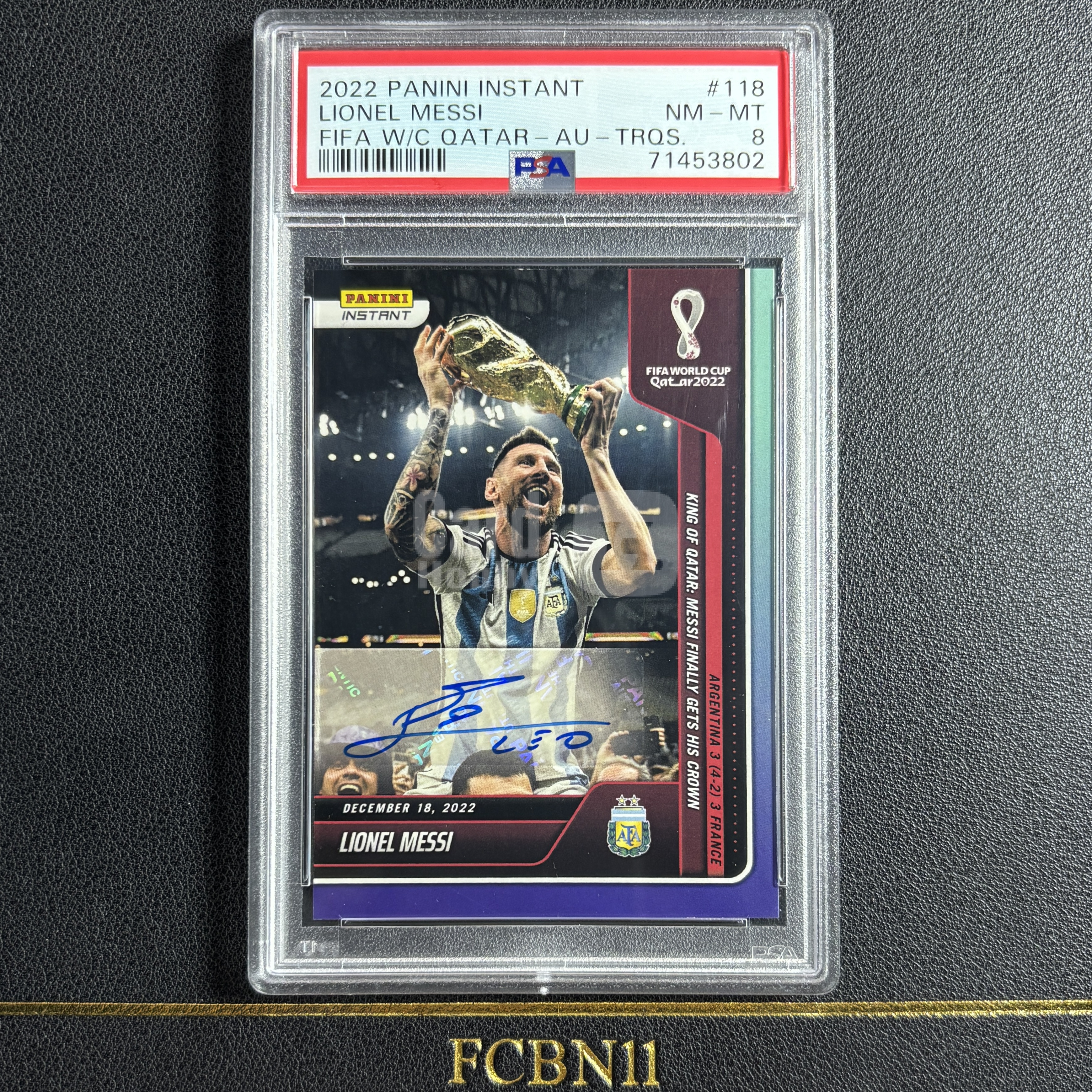 【FCB拍卖】2022 PANINI INSTANT LIONEL MESSI 里奥 梅西 10编 签字 7/10 捧世界杯冠军 真赛事卡时刻签 历史名场面 PSA8 巴萨 阿根廷 WORLD CUP｛WWW55｝FCBN11代理拍卖W