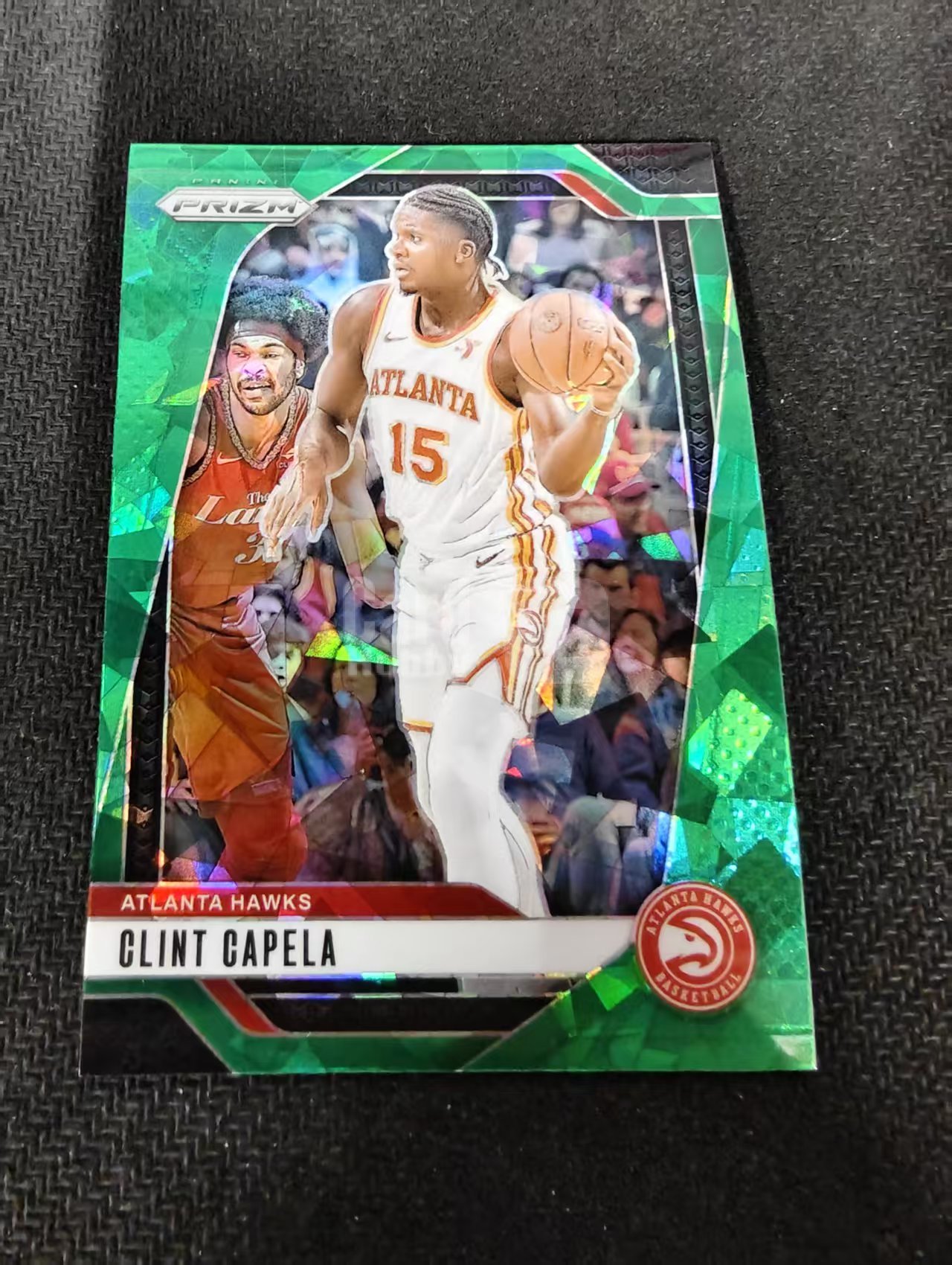 2024-25 Panini Prizm Clint Capela 老鹰队 克林特 卡佩拉 绿碎冰 PZ 划痕 边角瑕疵 #161