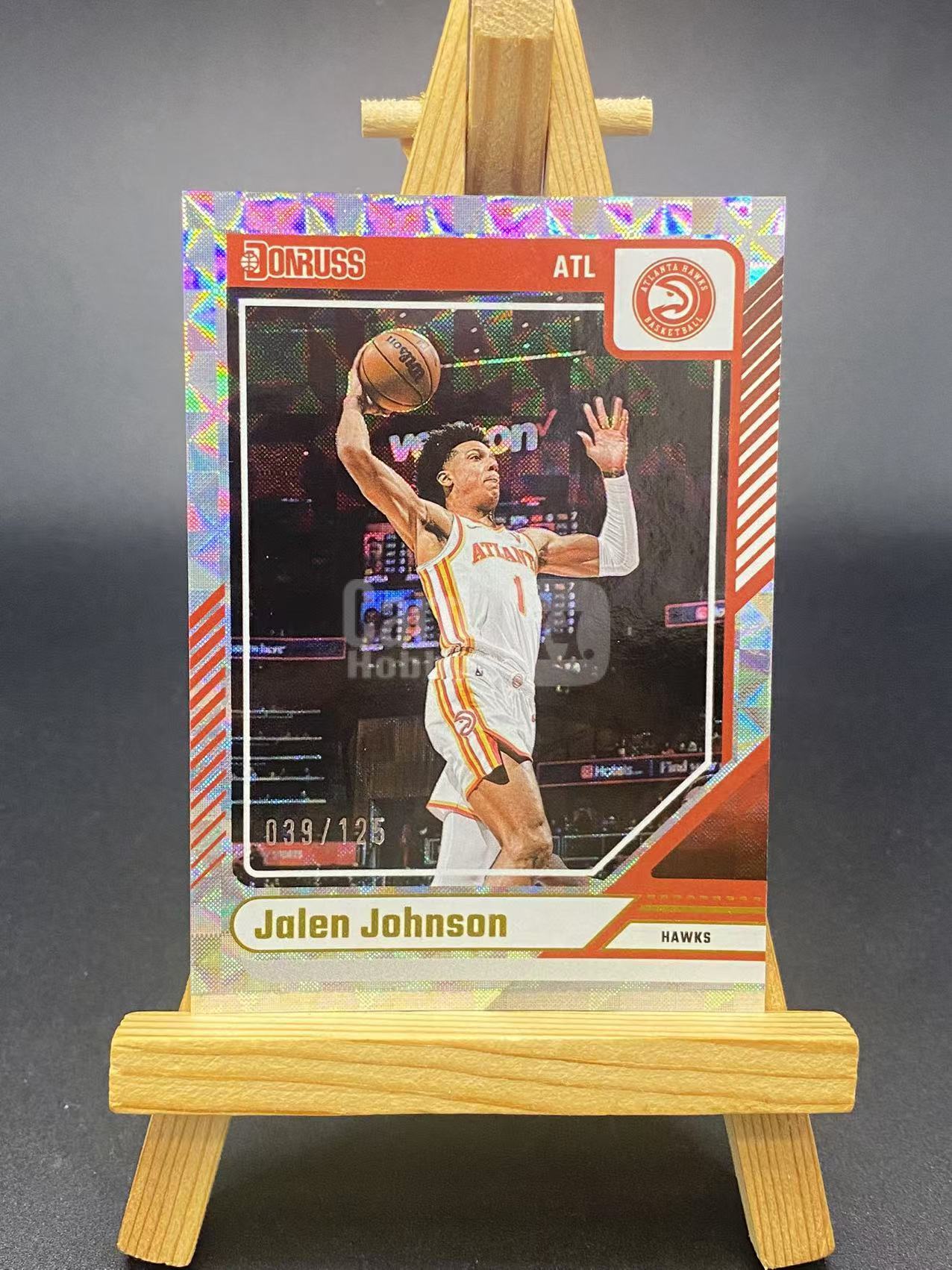 2024-25 【六六代卖】 Donruss Jalen Johnson 杰伦约翰逊 杜蕾斯 125编 折射 Base(永不独行01)