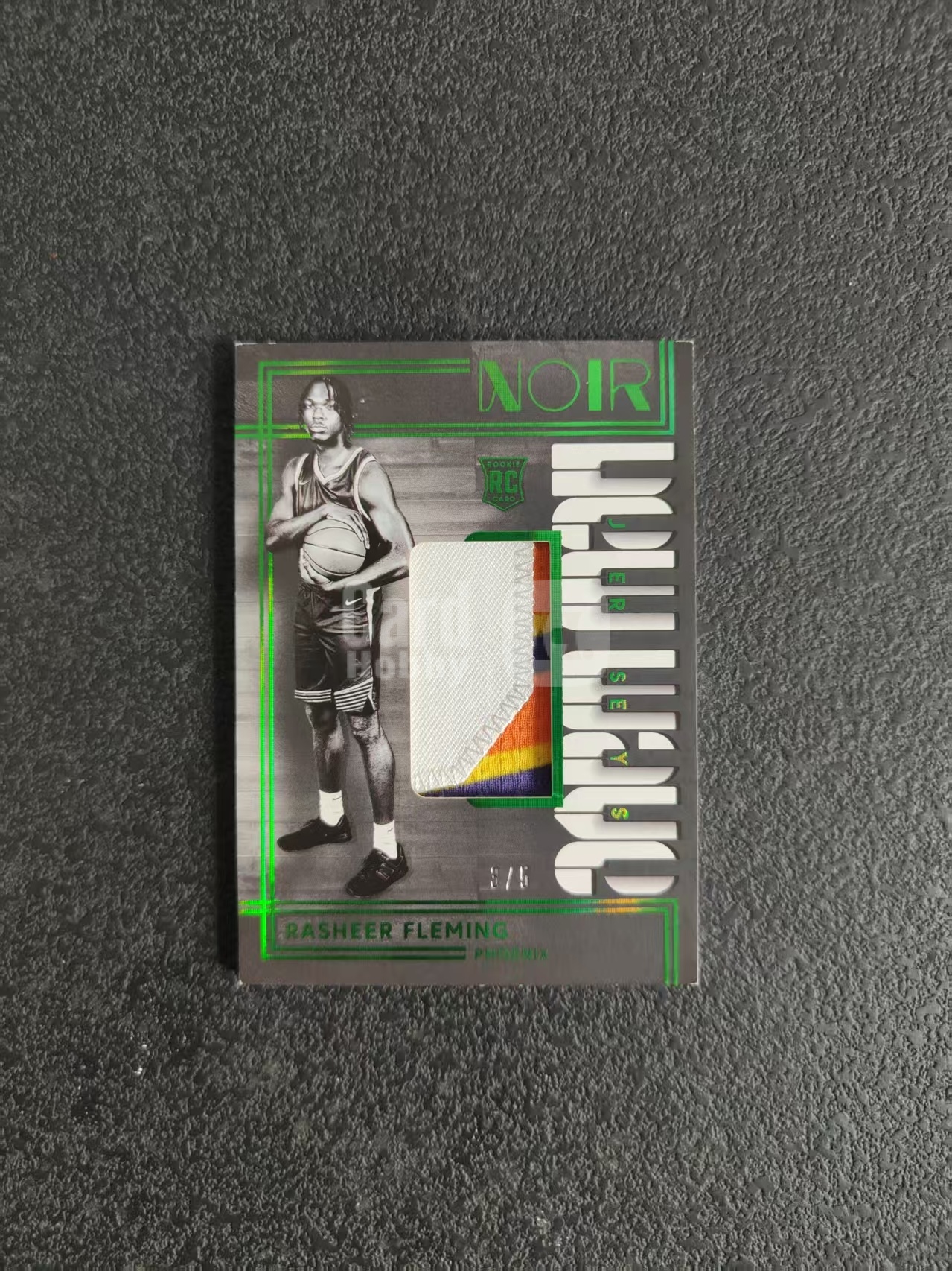 2025-26 Panini Noir Rasheer Fleming 【柠檬拍卖】太阳 拉希尔 弗莱明 新秀 rc 3/5编 绿折 折射 New Wave 球衣物料 暴力切割 诺尔 微瑕如图#020