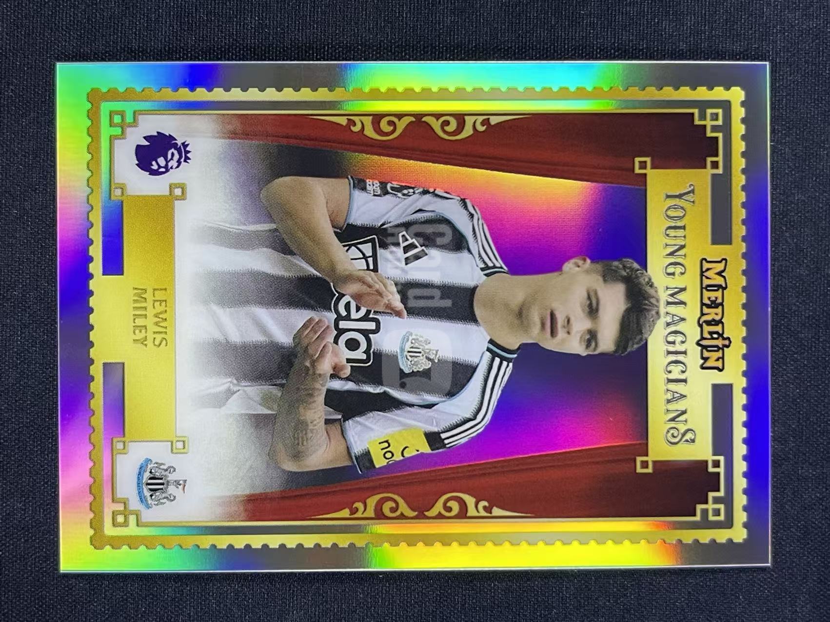 2026 Topps Premier Merlin Lewis Miley YM-15 英超梅林 刘易斯米利 Newcastle纽卡斯尔联 Young Magicians 魔法新星特卡 卡品如图