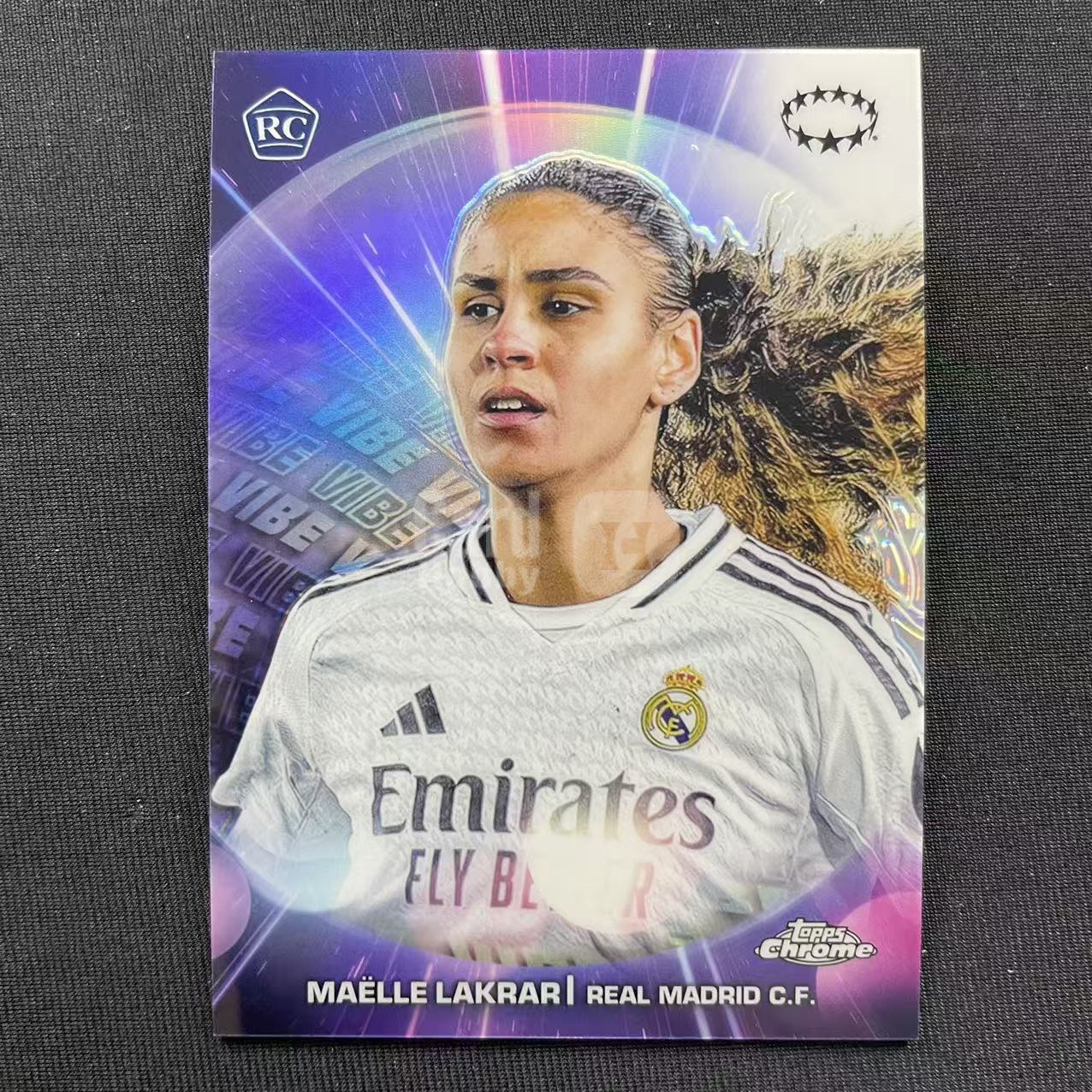 【小旋风拍卖】2024‑25 Topps Chrome Maëlle Lakrar RC 玛埃勒 拉克拉尔 皇家马德里 女足欧冠 Vibe 氛围特卡 新秀 银折 收藏必备508（米奇）
