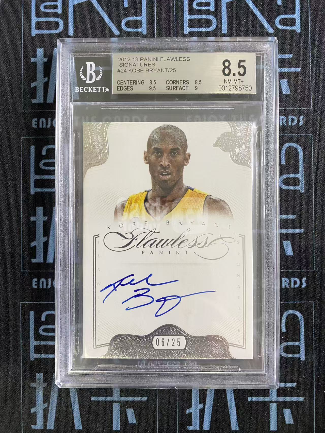 【扒卡拍卖 拍前请看描述】2012-13 Panini Flawless Kobe Bryant 手提 元年！ 科比 布莱恩特 黑曼巴 湖人 名宿 签字 卡签 /25编 银平行 板签 BGS8.5+10 壳如图 SY1011BK30