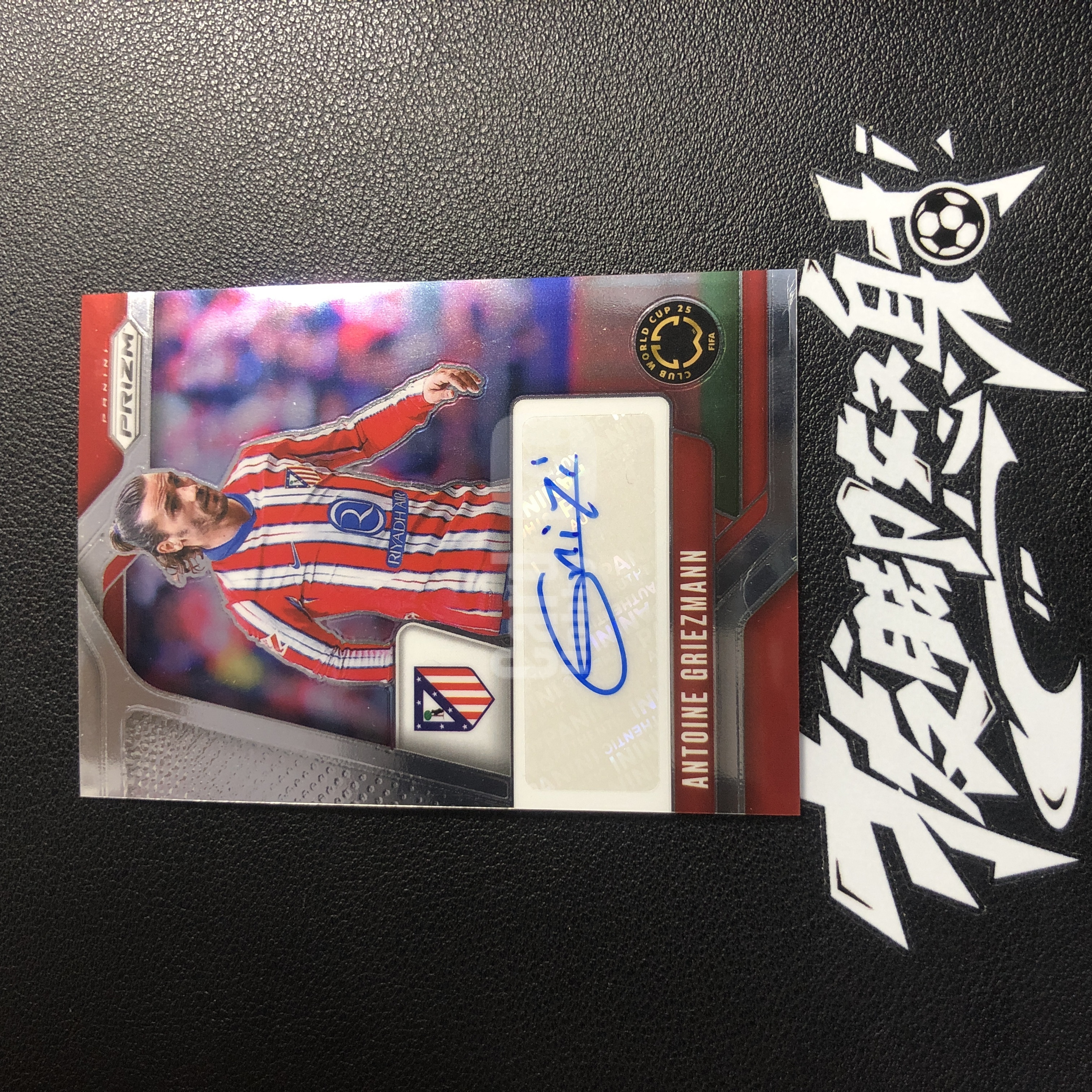 【拔脚代卖】2025 Panini Prizm FIFA Club World Cup世俱杯 Antoine Griezmann 格列兹曼 法国 巴萨 马竞 签字收藏必备 瑕疵如图｜拔脚强哥BC3