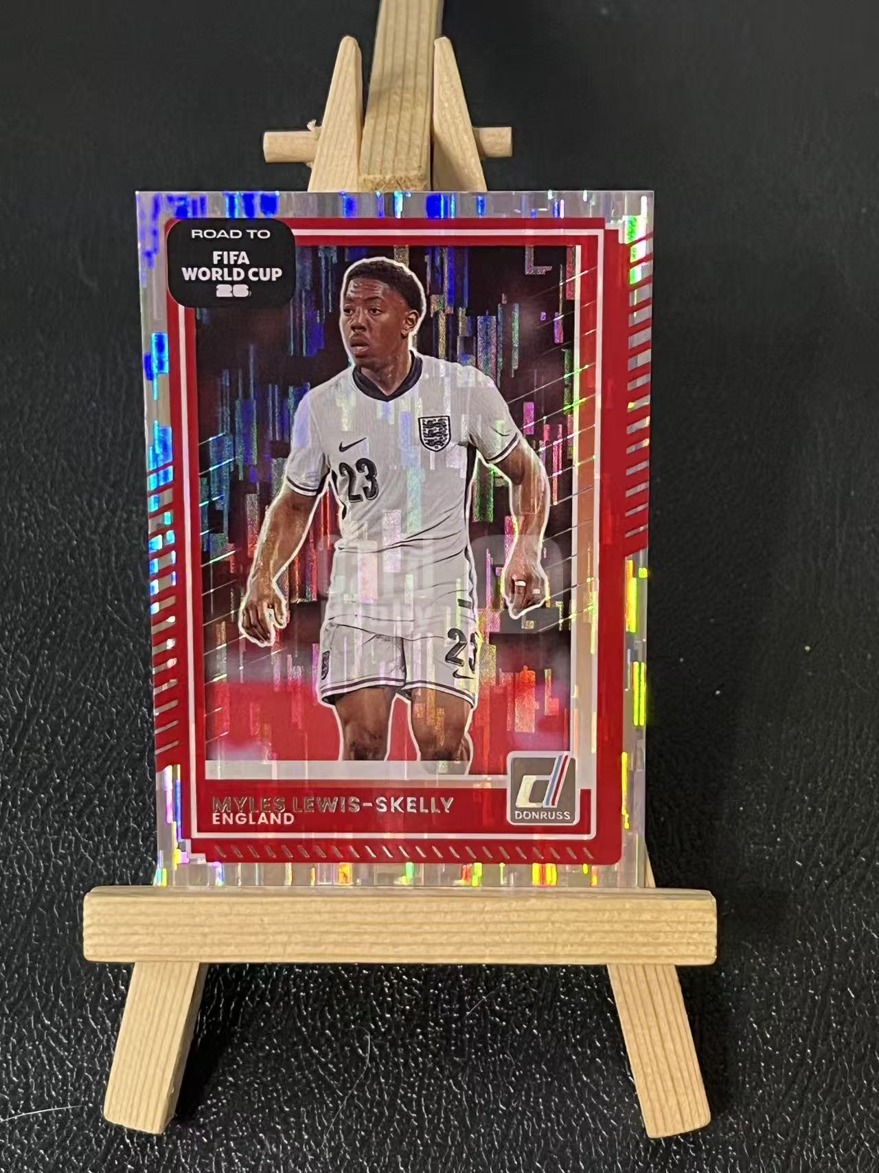 2025-26 Panini Donruss myles lewis skelly 斯凯利 瀑布折 英格兰 银折 世界杯 实卡精美 卡品如图 LA-4