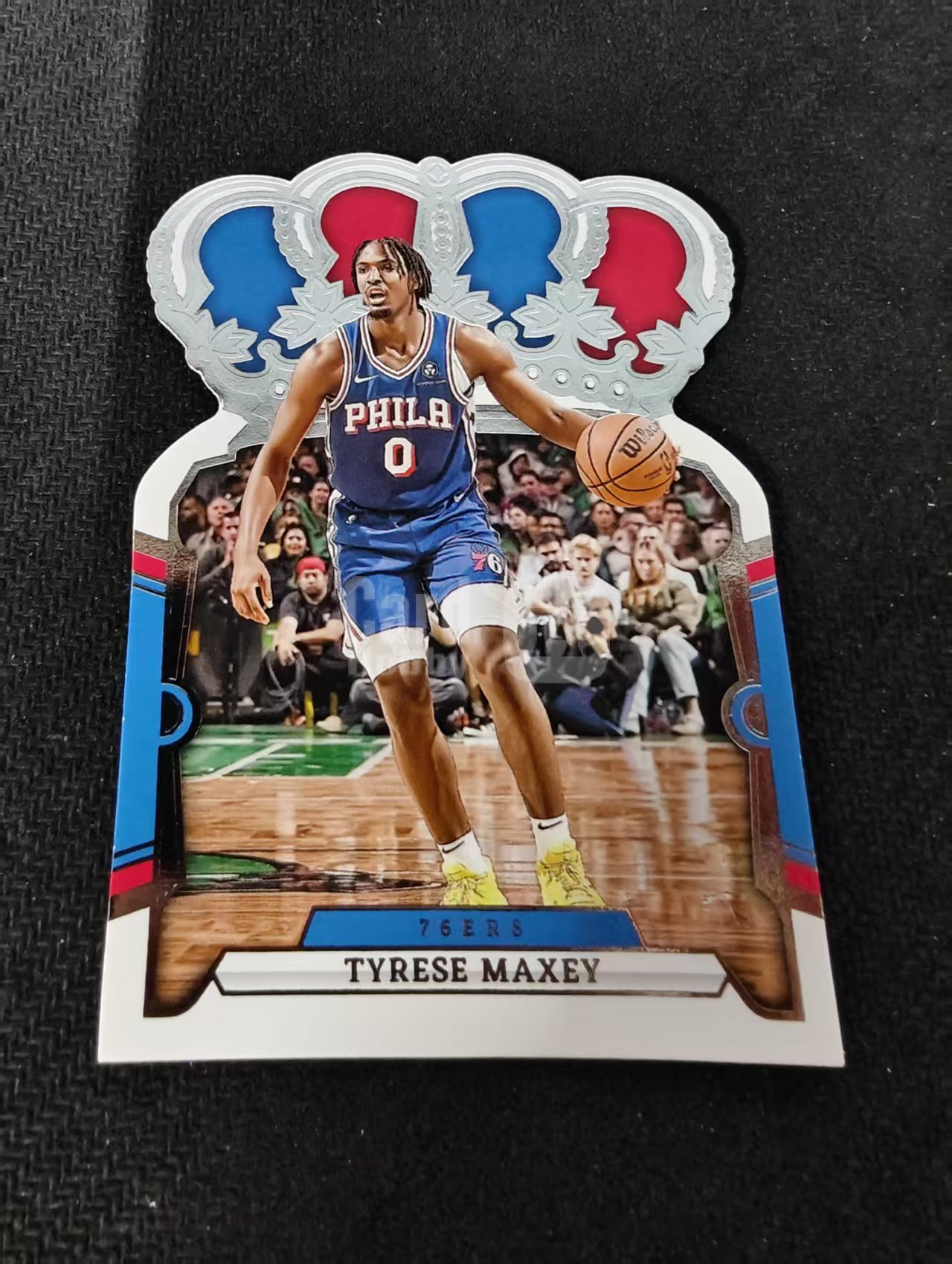 2023-24 panini Crown Royale Tyrese Maxey 76人 马克西 皇冠 异形 划痕 边角瑕疵 #38