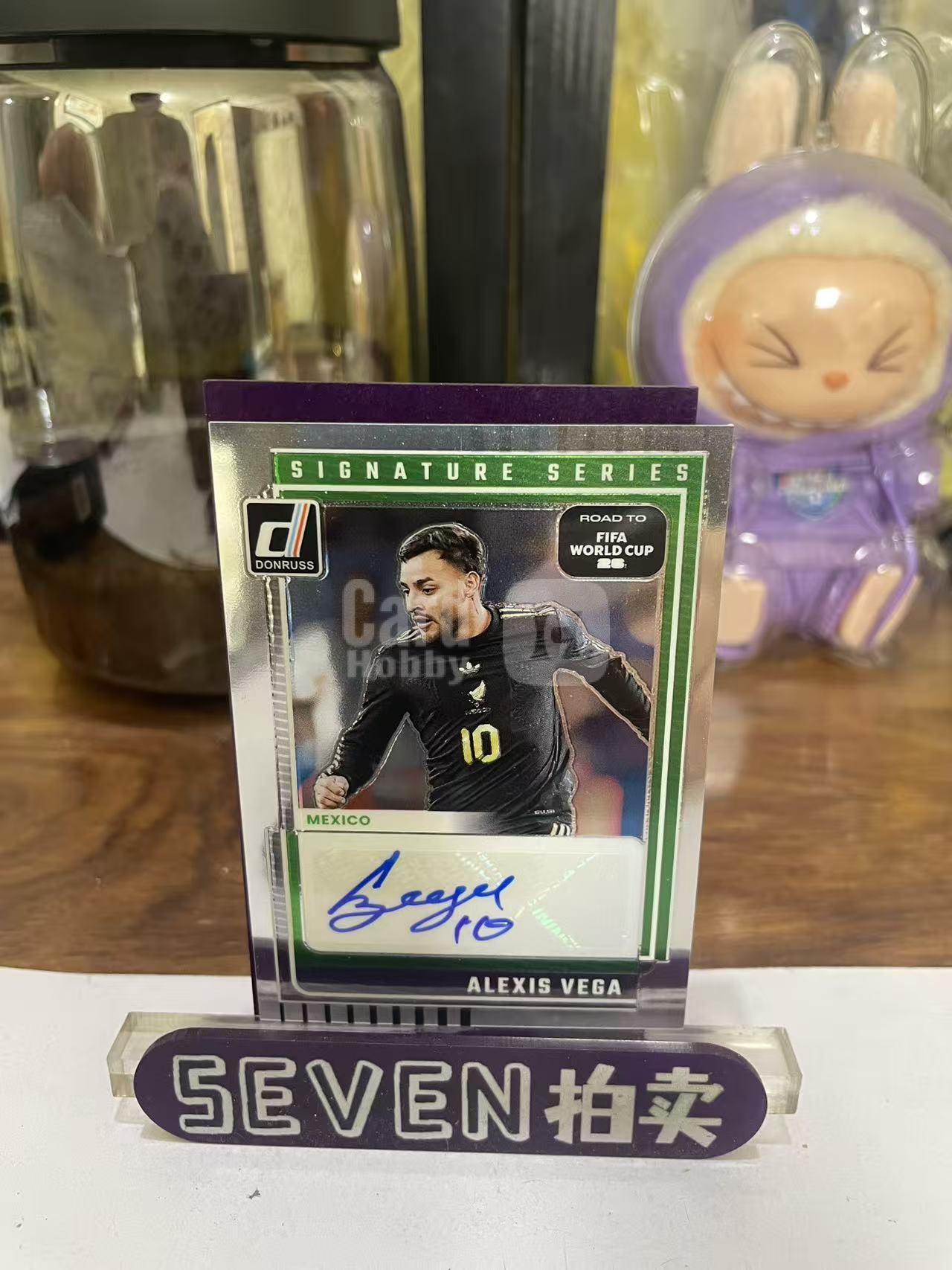 2025 Panini Donruss ALEXIS VEGA 【seven拍卖】杜蕾斯 墨西哥 维加 签字 卡品如图 细节如图 陈亮