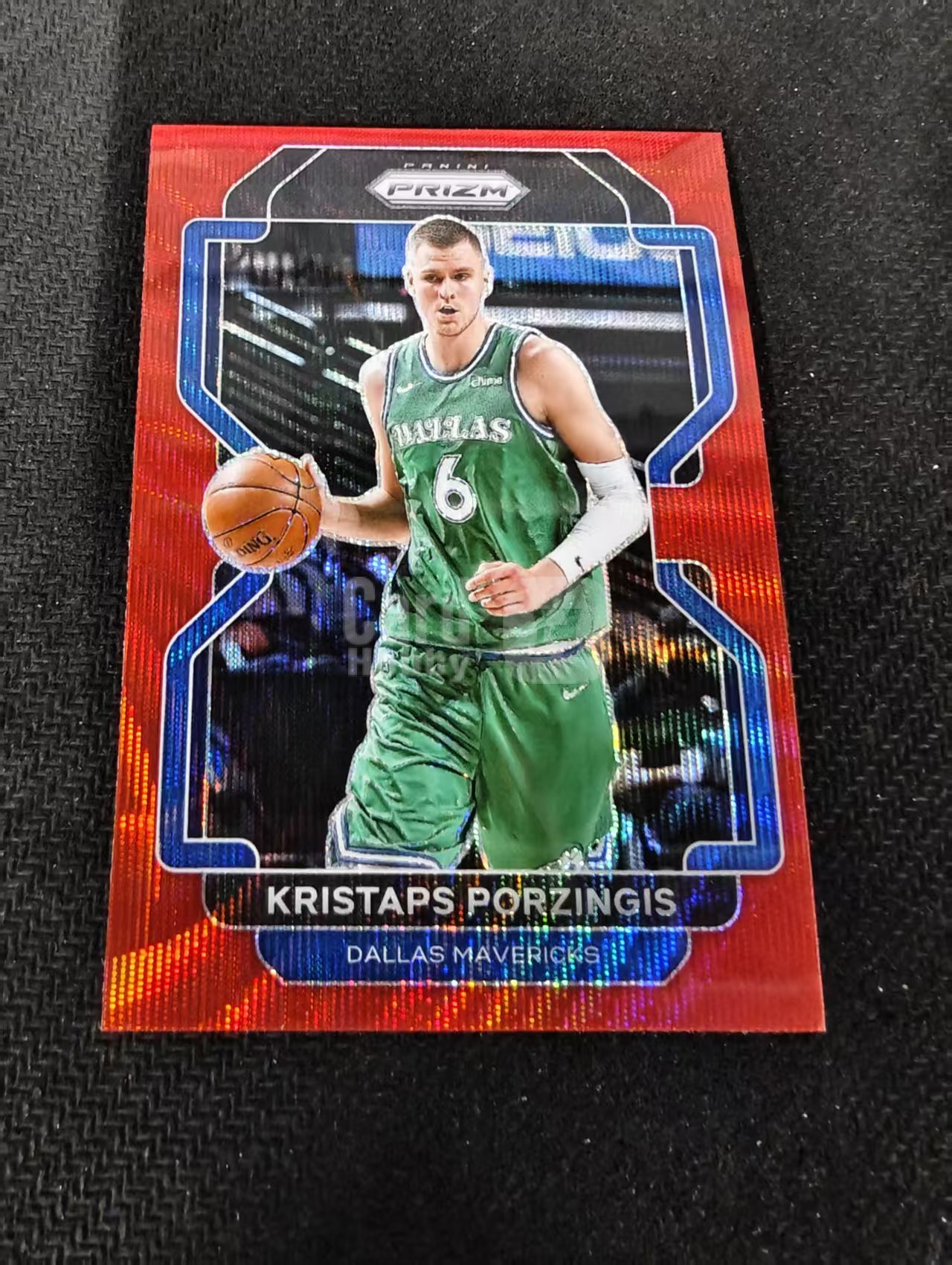 2021-22 Panini Prizm kristaps porzingis 独行侠 波尔津吉斯 红波纹 PZ 划痕 边角瑕疵 #74