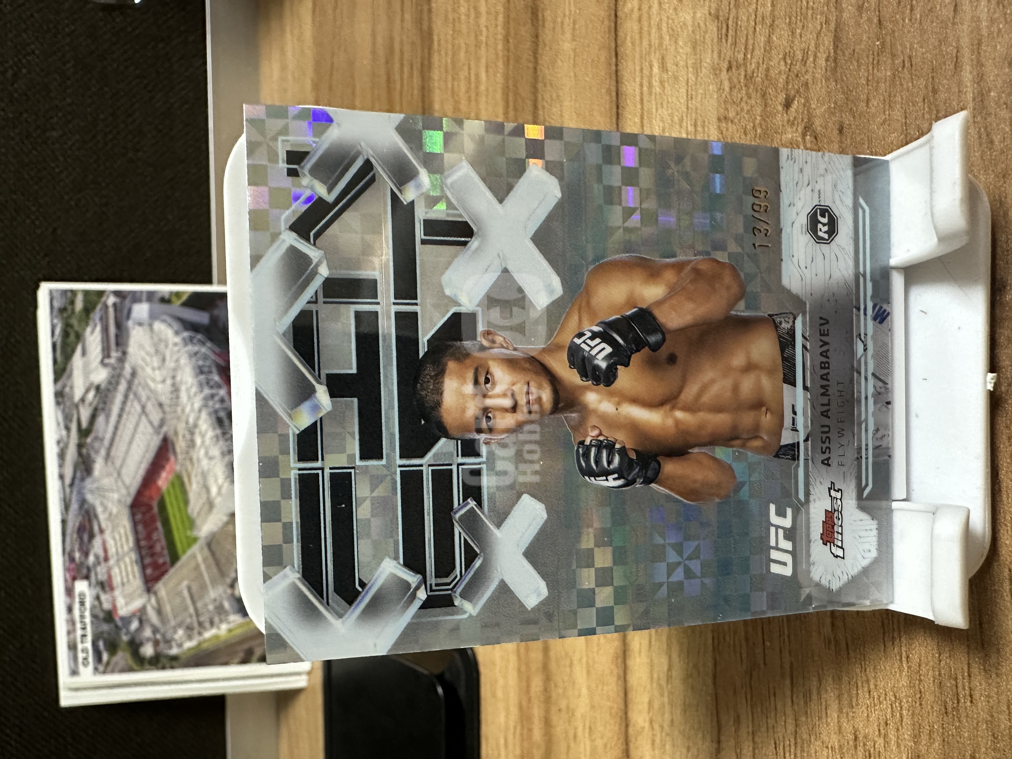 2025 Topps Finest ASSU ALMABAYEV RC UFC 阿苏・阿尔马巴耶夫 Zulfikar 99编 蓝格子折 新秀