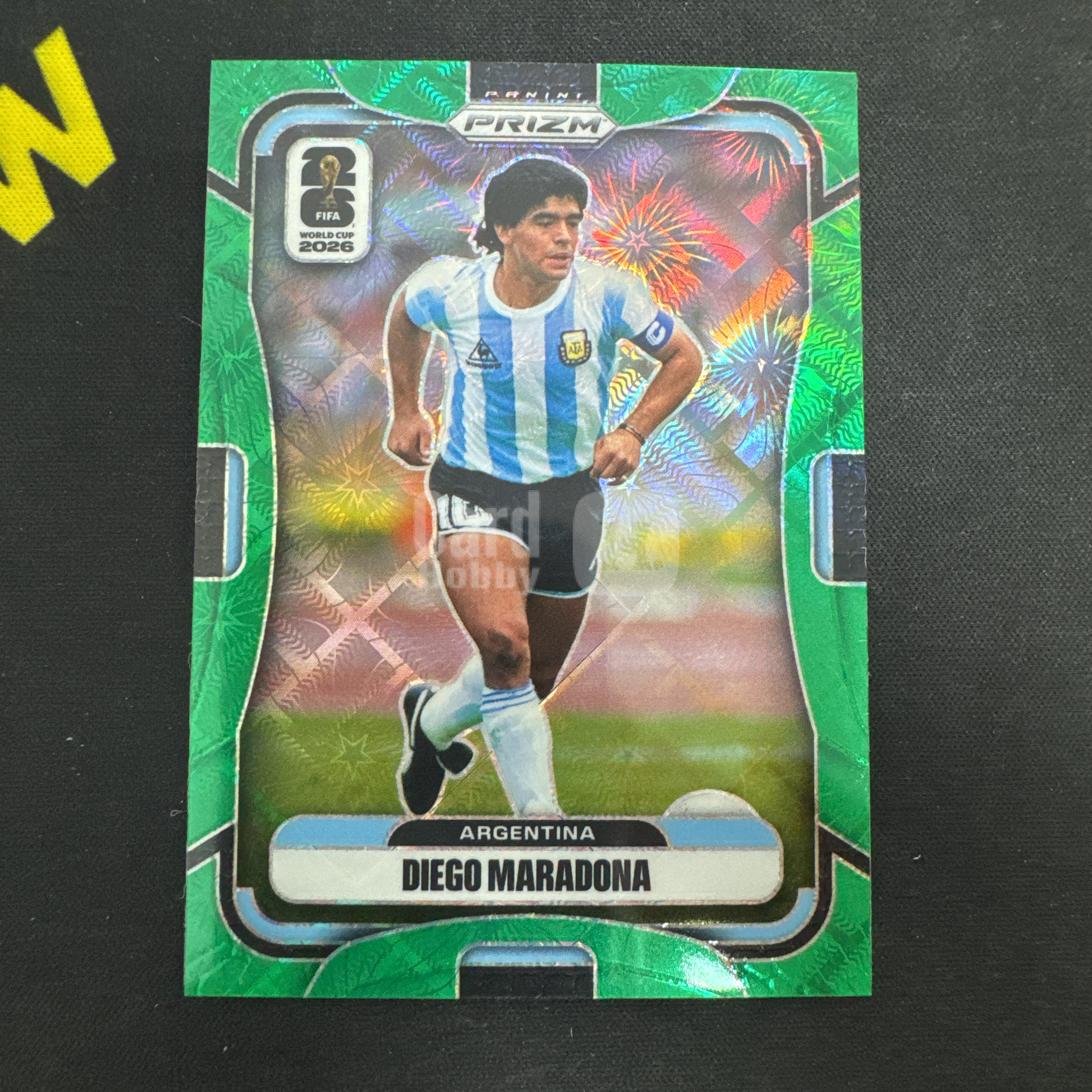 2025-26 Panini Prizm Fifa World Cup Diego Maradona 迭戈 马拉多纳 上帝之手 阿根廷 FIFA PZ Choice独占 绿裂纹 低编 3/5编[等峰]