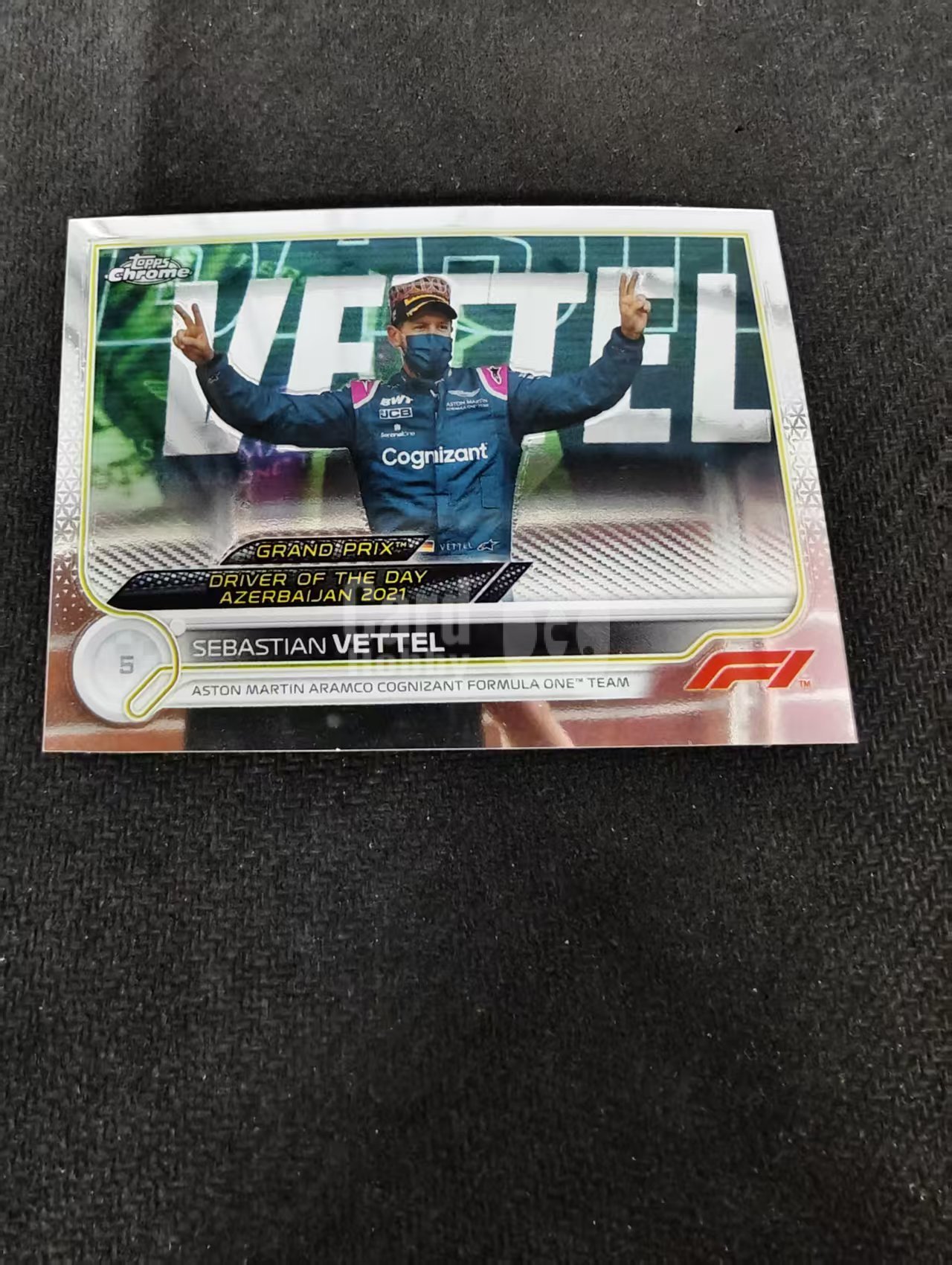 2022 Topps Chrome F1 Sebastian Vettel 阿斯顿马丁 赛巴斯蒂安 维泰尔 维特尔 划痕 边角瑕疵 #178