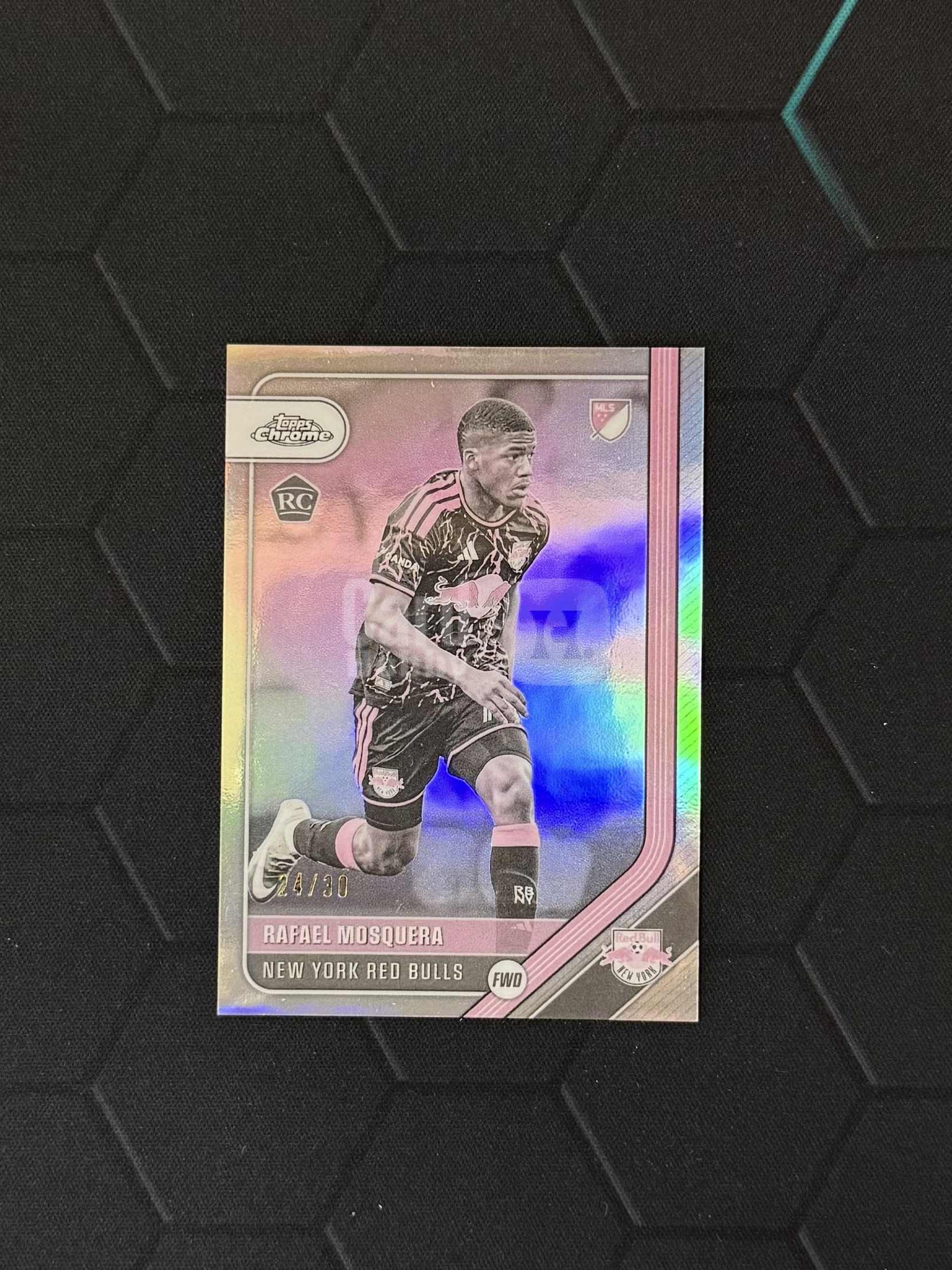 2026 Topps Chrome Rafael Mosquera RC 【傲来拍卖】美职联 MLS 纽约红牛 新秀 拉斐尔 莫斯克拉 30编 珍珠折 黑白折 卡品如图 力美L