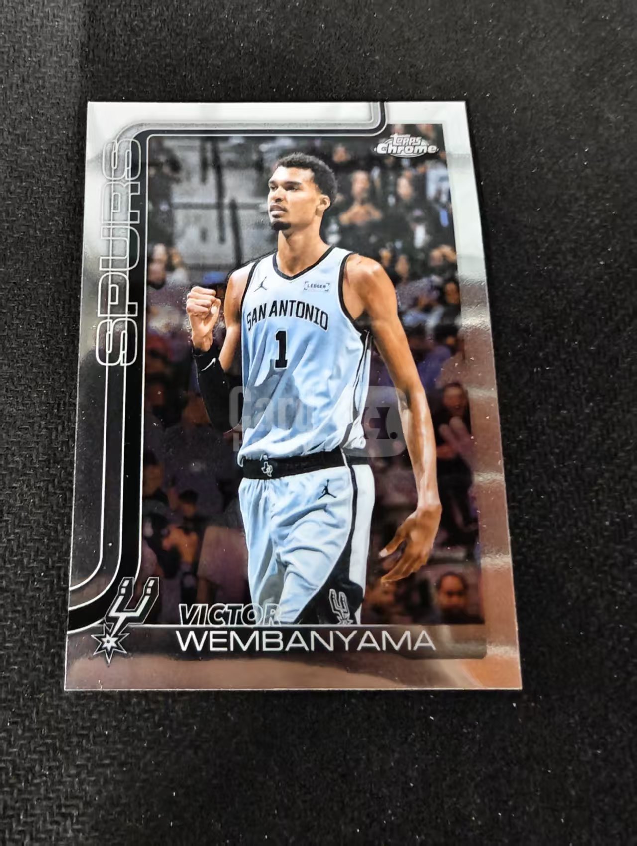 2026 Topps Chrome Update Victor Wembanyama 马刺 维克托 文班亚马 斑马 TCU 划痕 边角瑕疵 #22
