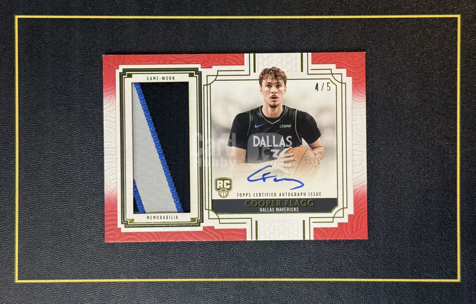 【超新星精品】2025-26 Topps Definitive Cooper Flagg RC 新秀 至尊系列 独行侠 库珀弗拉格 5编 红平行 RPA 球衣 Patch GU亲穿 比赛落场 卡签 签字 瑕疵如图【C0BF00aE001】