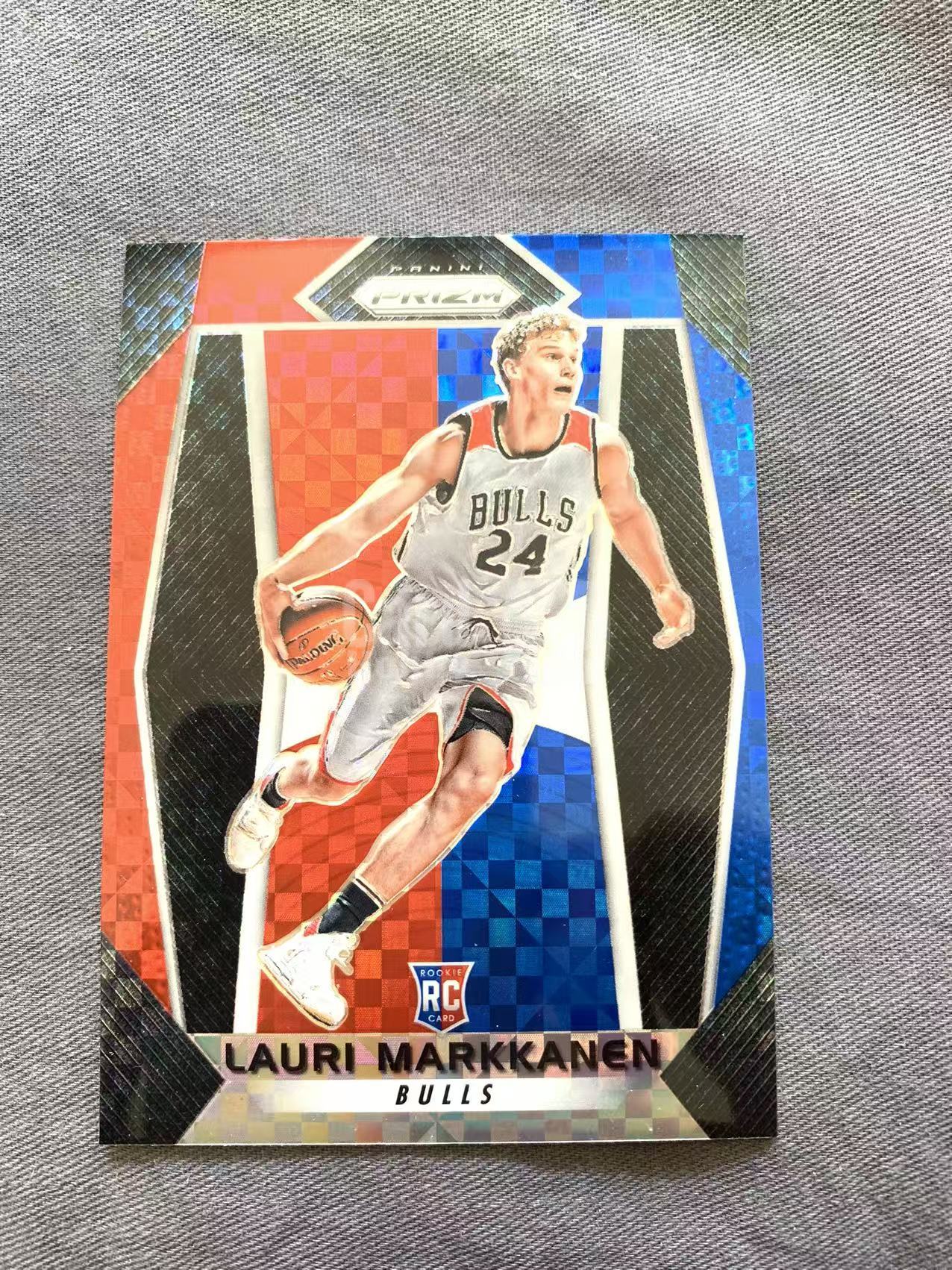 2017-18 Panini Prizm Lauri Markkanen RC 劳里 马尔卡宁 新秀 公牛 PZ Base 三色折 马赛克折 格子折 折射 微微