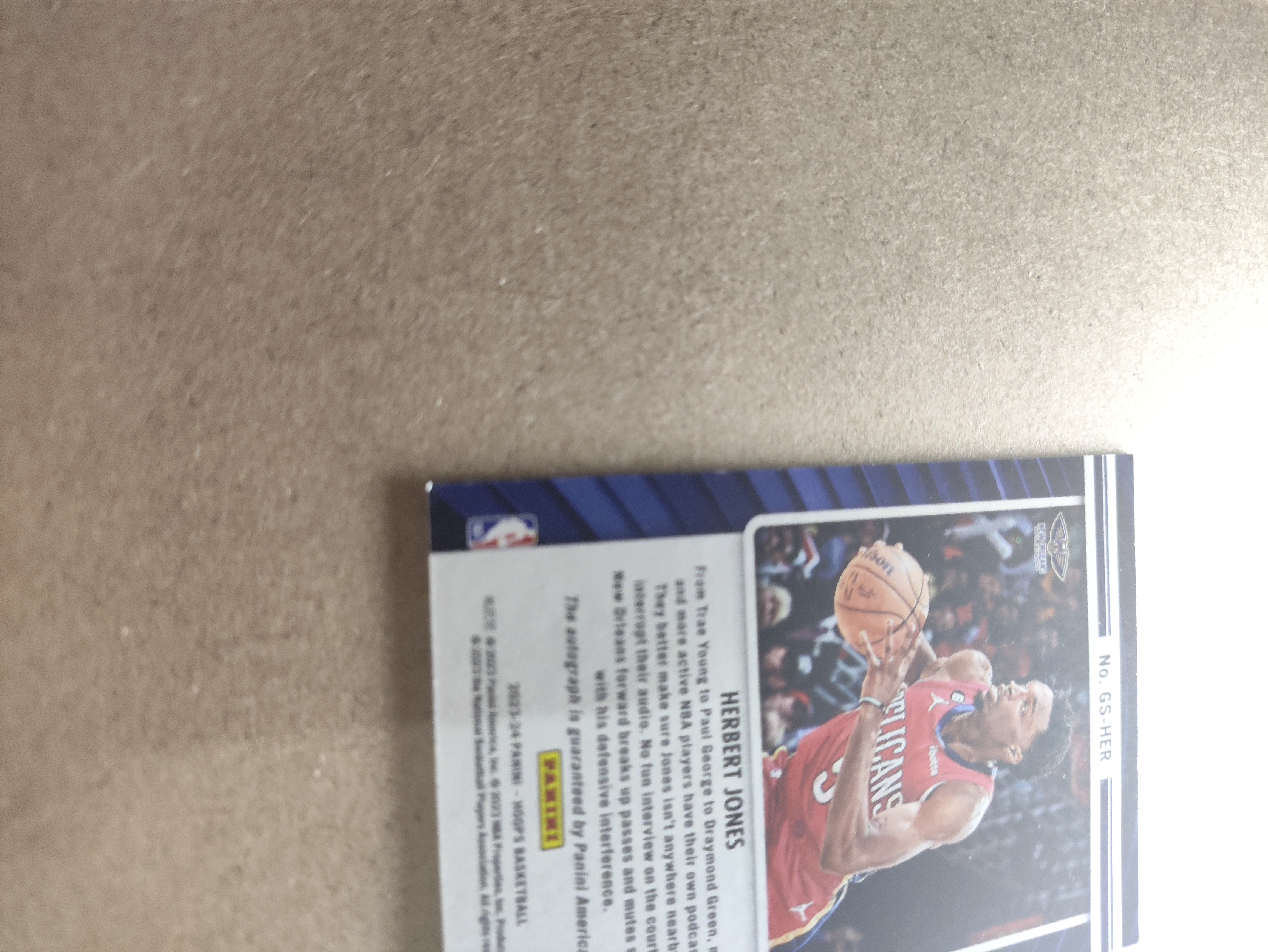 2023-24 Panini Hoops Herbert Jones 新奥尔良鹈鹕 赫伯特 琼斯 签字 贴签 伟大签 防守悍将 未来可期 卡品如图 收藏必备 锡安 奎因 费尔斯队友