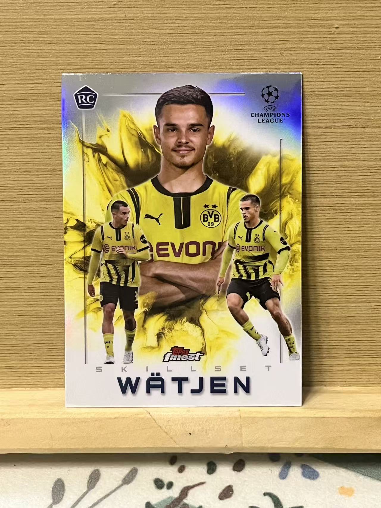 2025 Topps Finest kjell watjen RC 魏特延 新秀 特卡 多特蒙德 银折 欧冠 实卡精美 卡品如图 LZ7