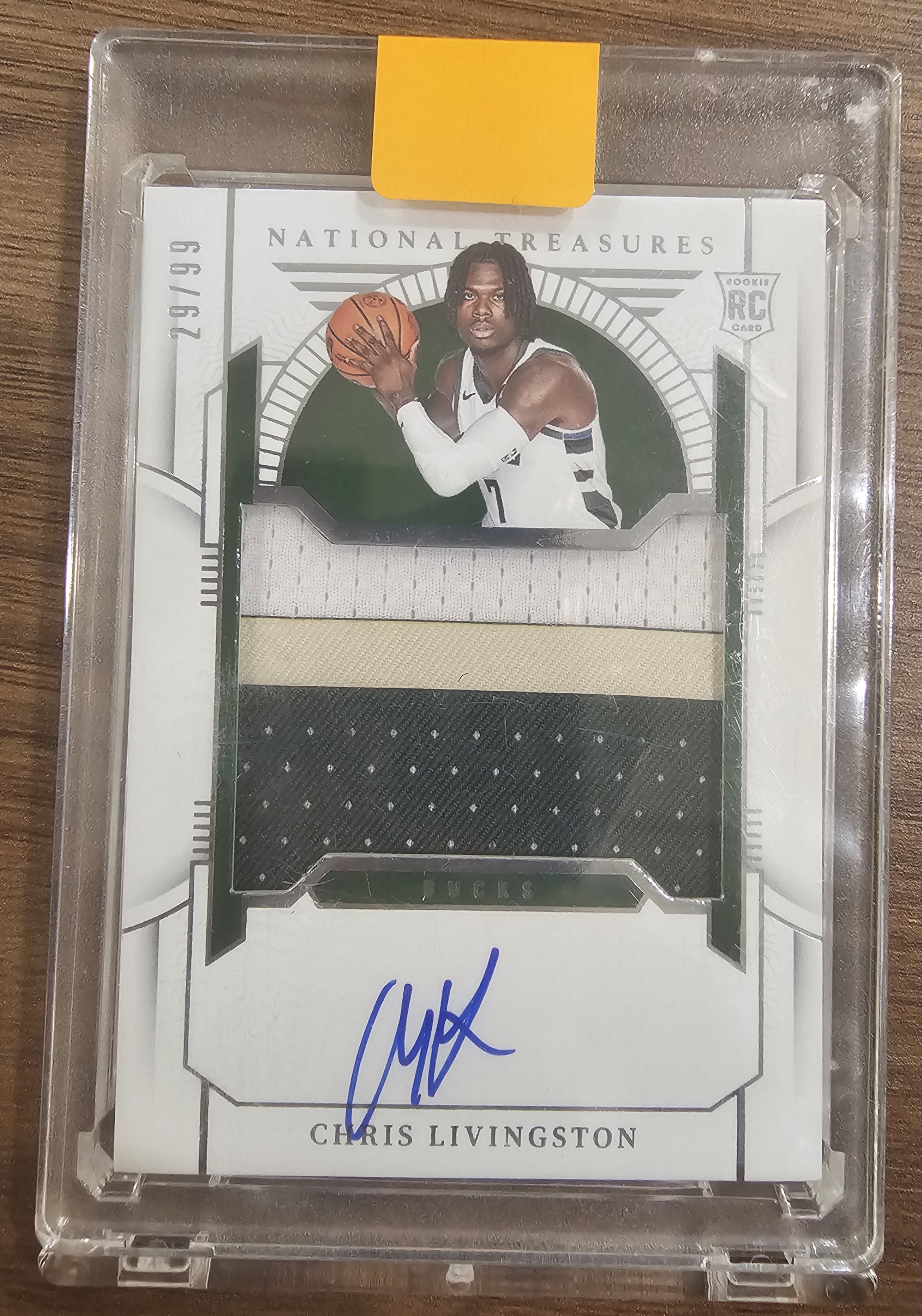 2023-24 Panini National Treasures Chris Livingston RC 克里斯 利文斯顿 国宝 正Rpa 球衣 Pacth 卡签 限量99编 雄鹿新秀 未来可期。