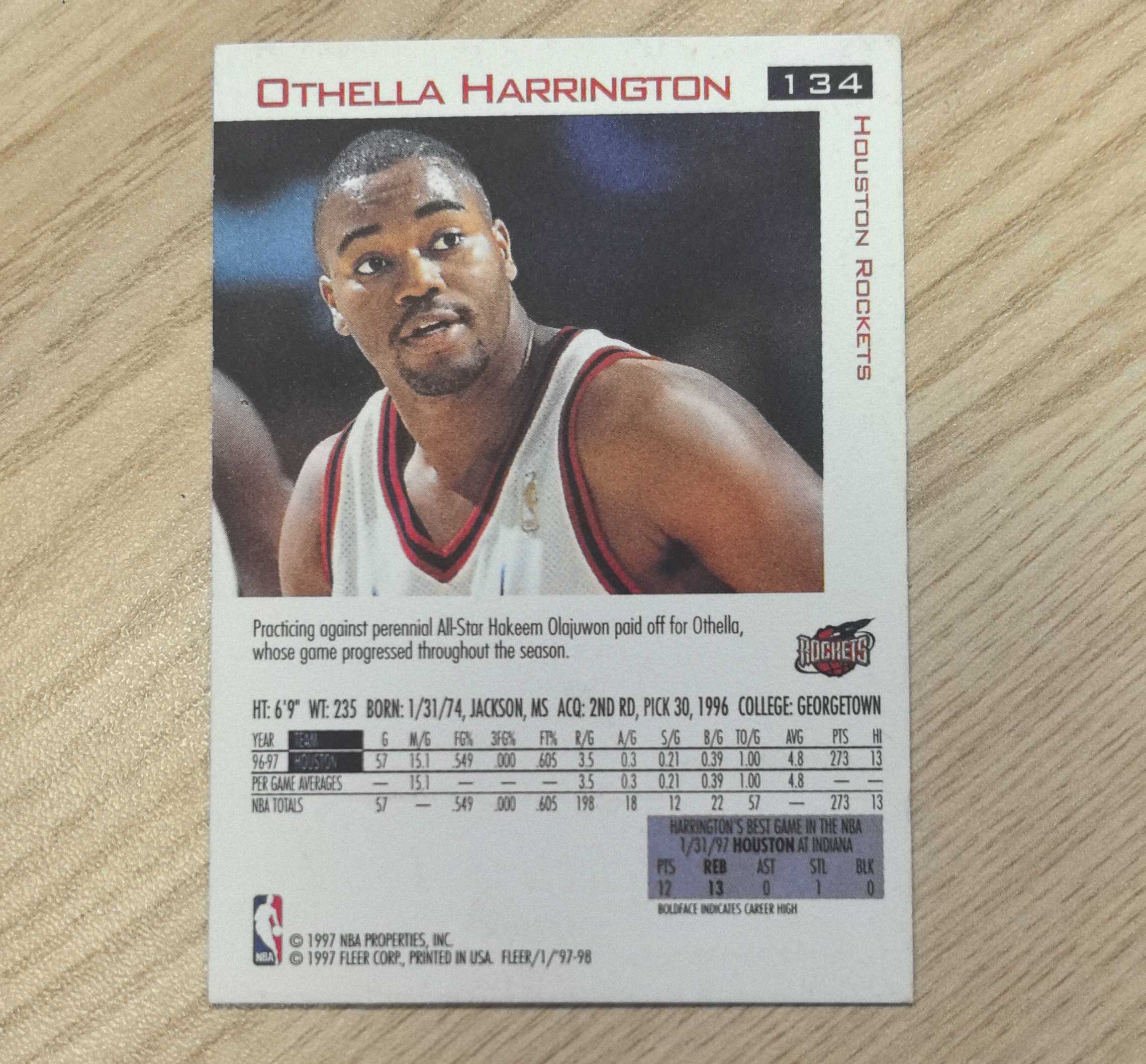 1997-98 Fleer Base Othella Harrington 奥塞拉·哈灵顿 曾效力于火箭、灰熊、尼克斯、公牛和山猫五,曾被誉为“德州三侠”(弗朗西斯、麦克戴斯)