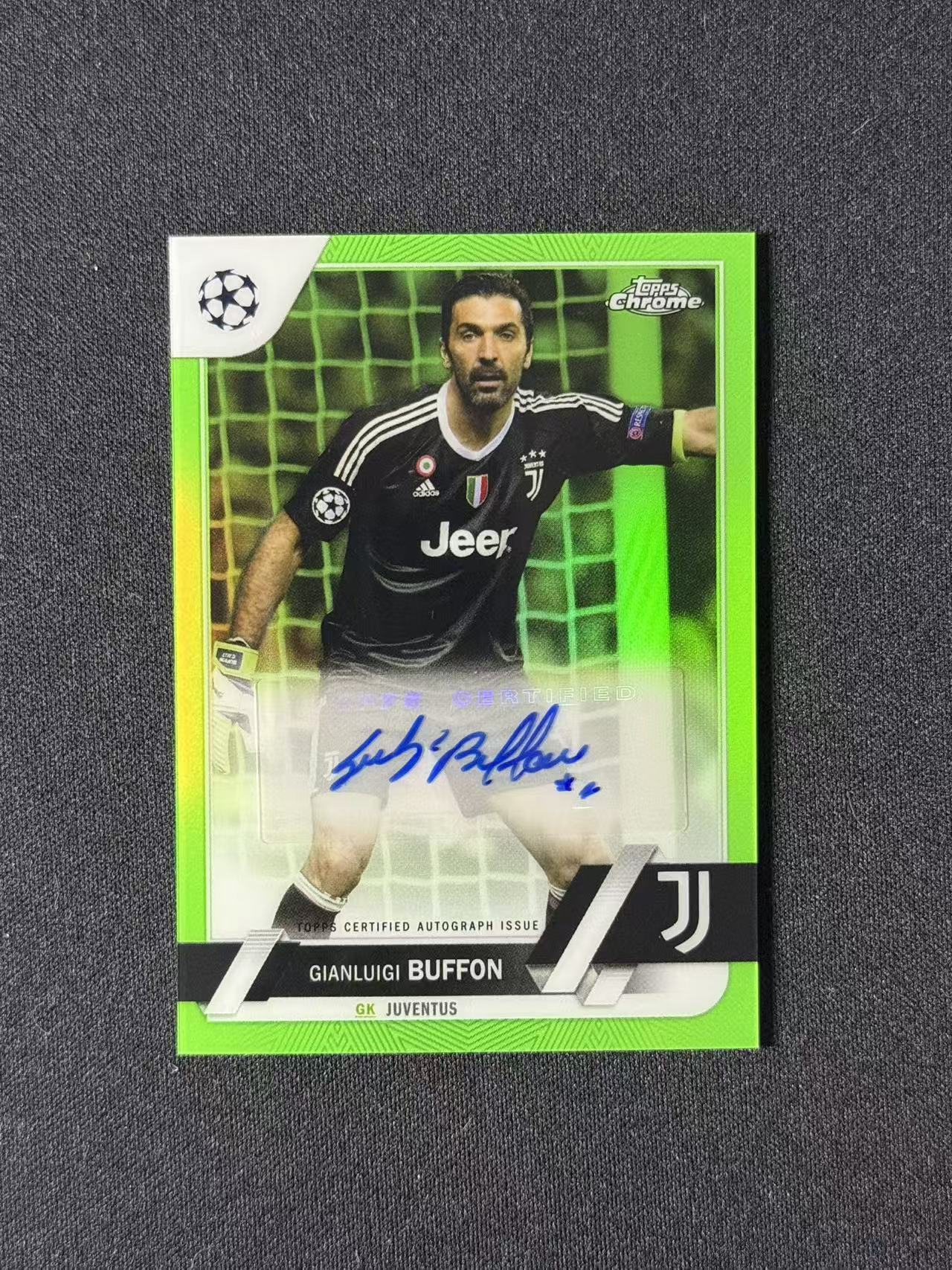 2023 Topps Chrome Gianluigi Buffon 【林林拍卖Nan】tc系列 欧冠 意甲 尤文图斯 传奇名宿 布冯 61/99编 绿折 签字