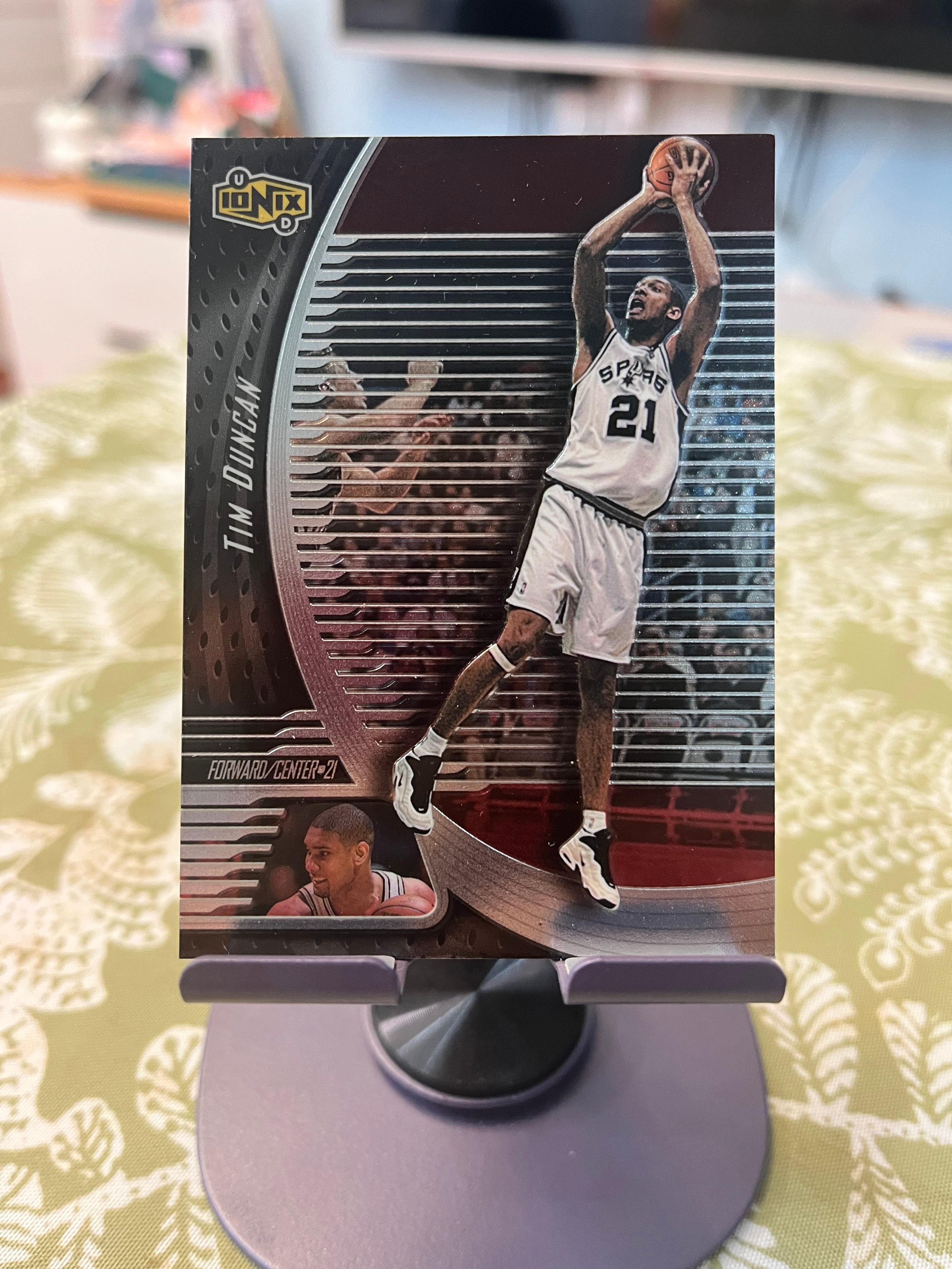 1999 Upper Deck 老卡 老特 Tim Duncan 蒂姆 邓肯 石佛 马刺【折射 UD IONIX】【边角瑕疵如图 介意勿拍】#1025