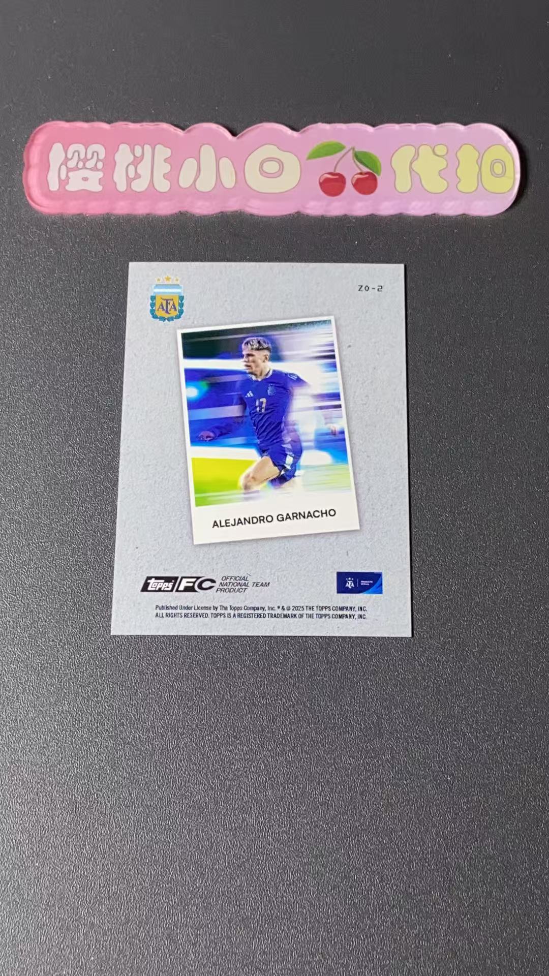 2025 Topps Argentina Alejandro Garnacho 樱桃小白 加纳乔 运动模糊特卡 大比例 阿根廷聚焦系列 卡品不保 默认微瑕 收藏必备【许克】